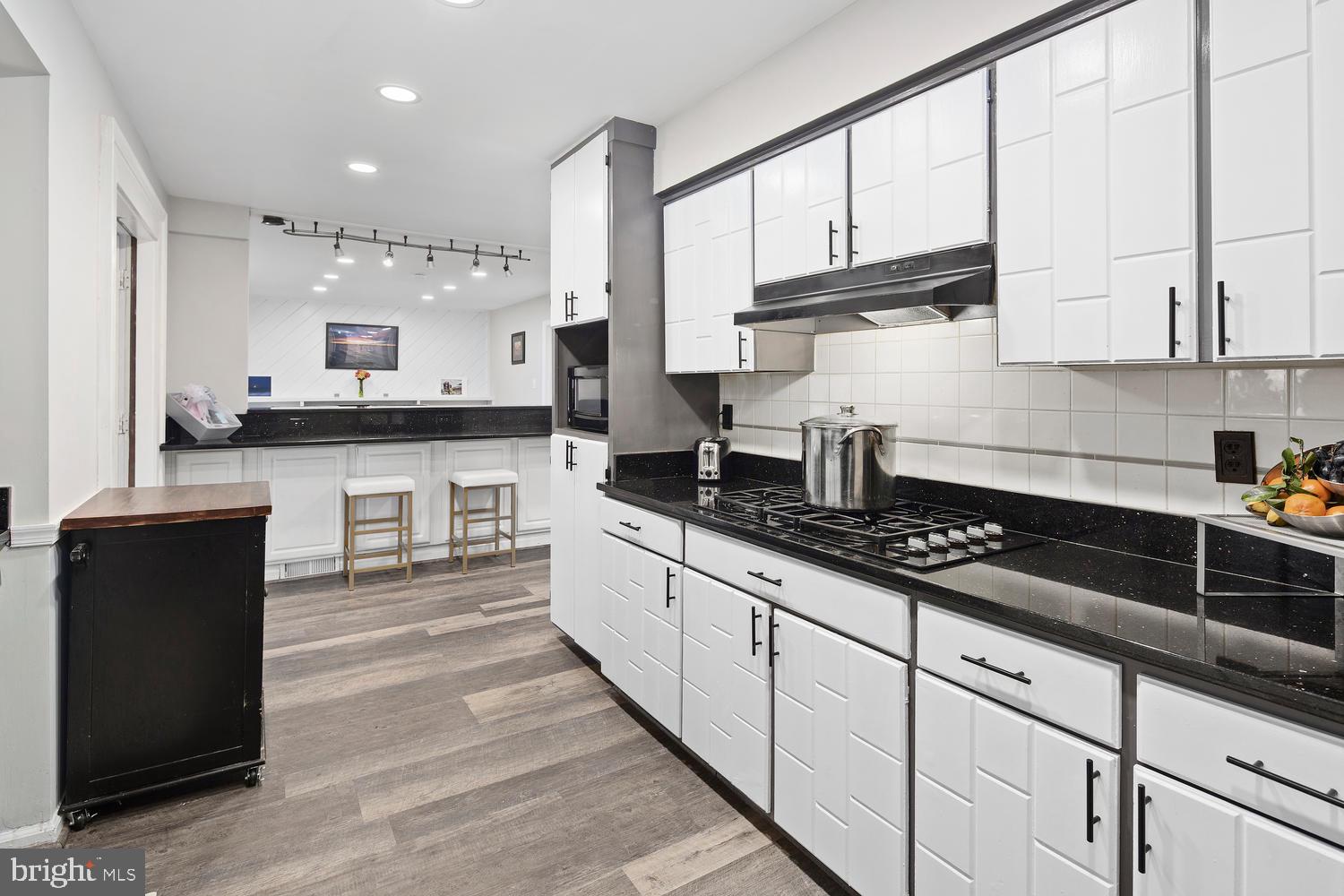 RESTON - Residential