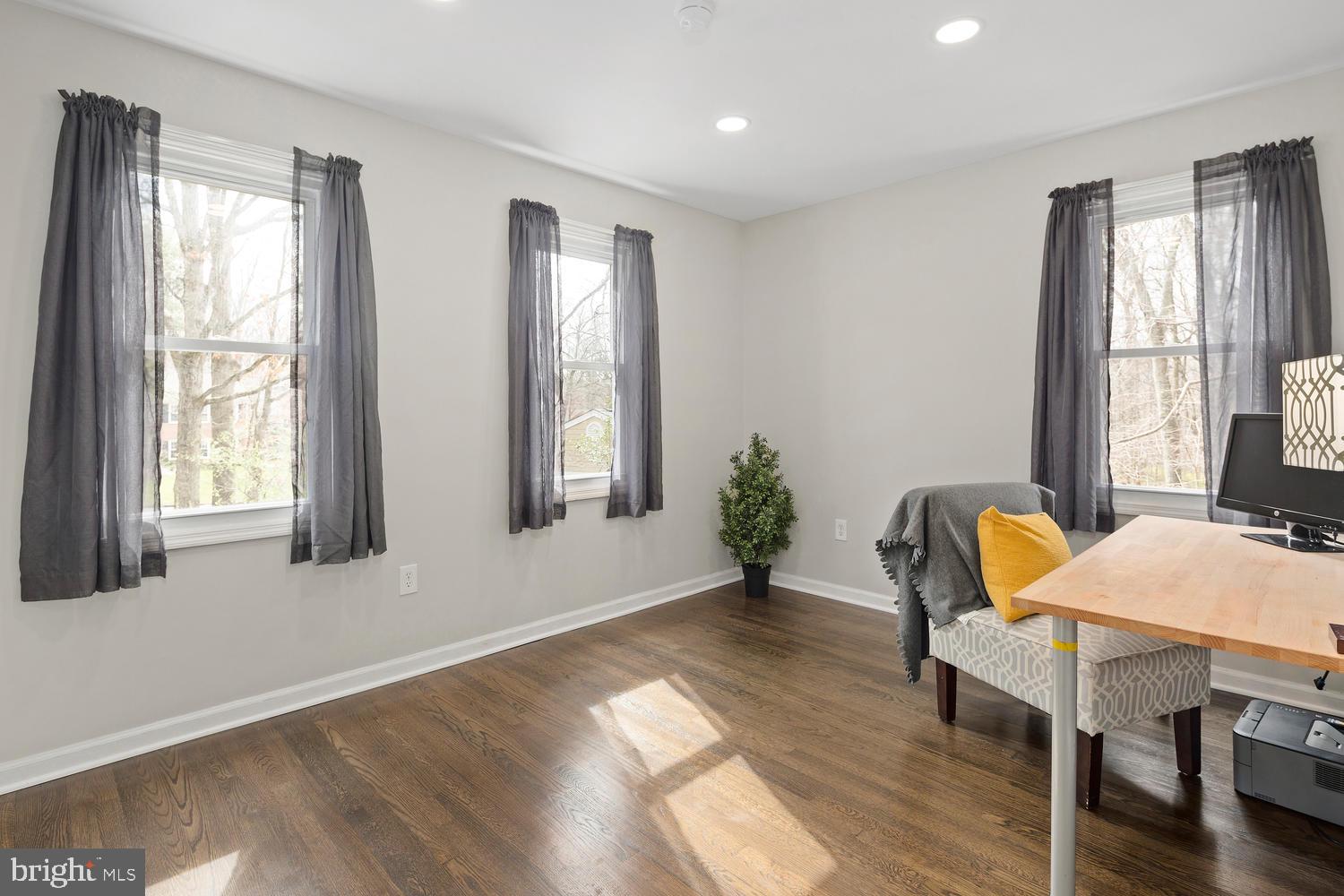 RESTON - Residential