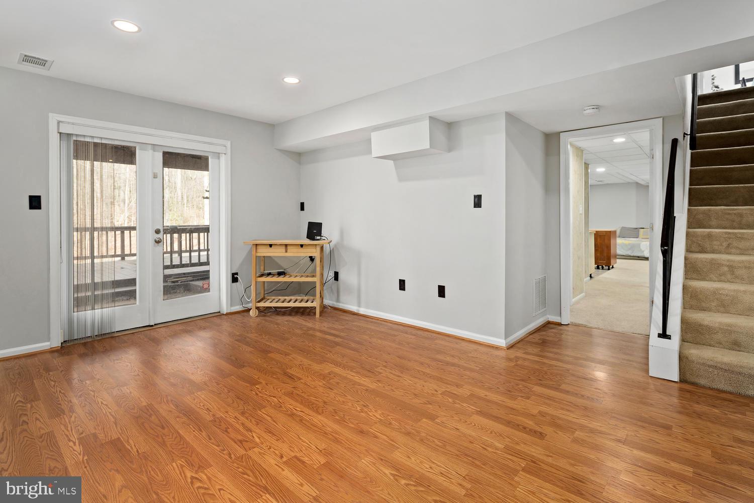 RESTON - Residential