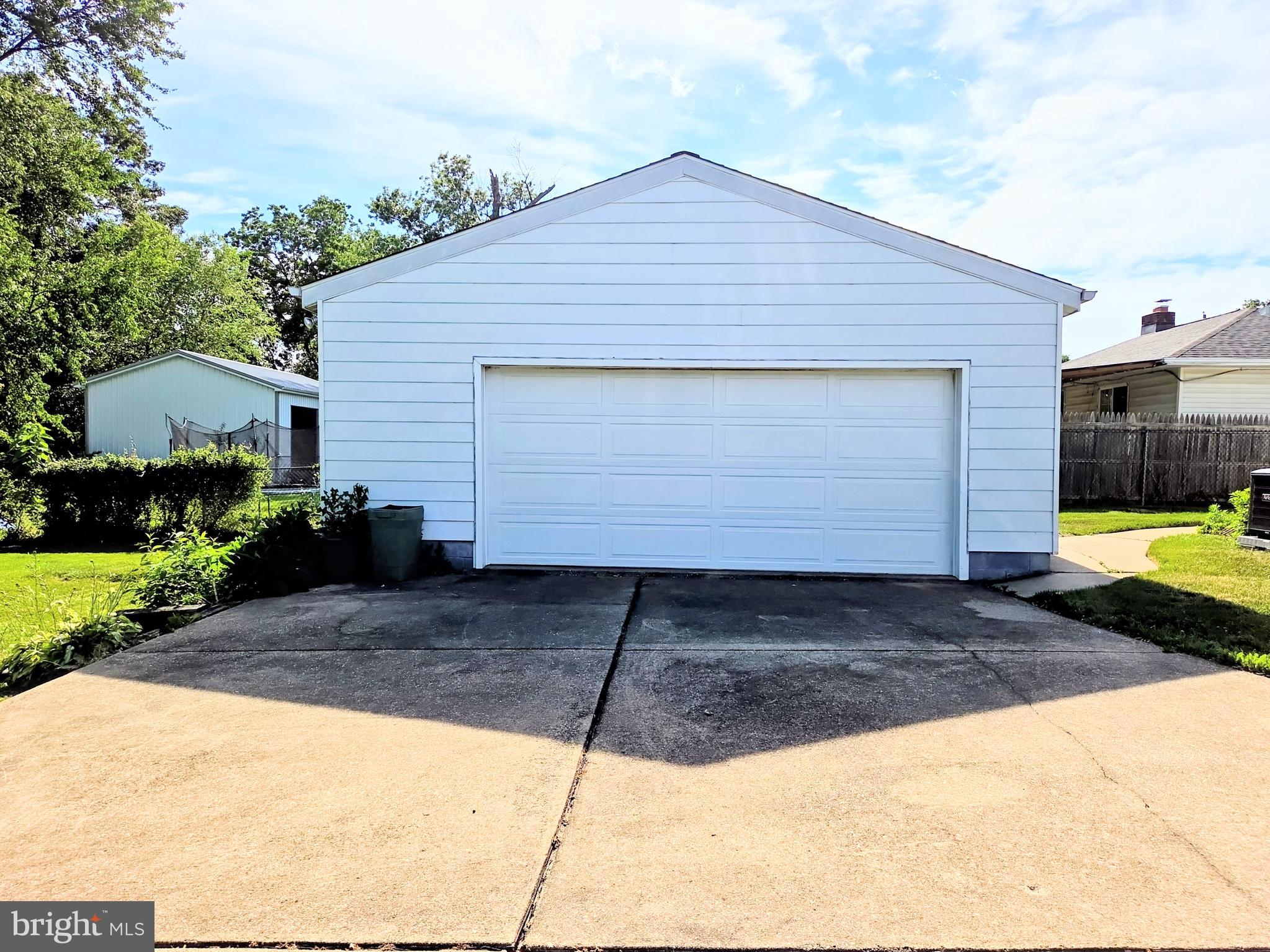DUNLINDEN ACRES - Residential