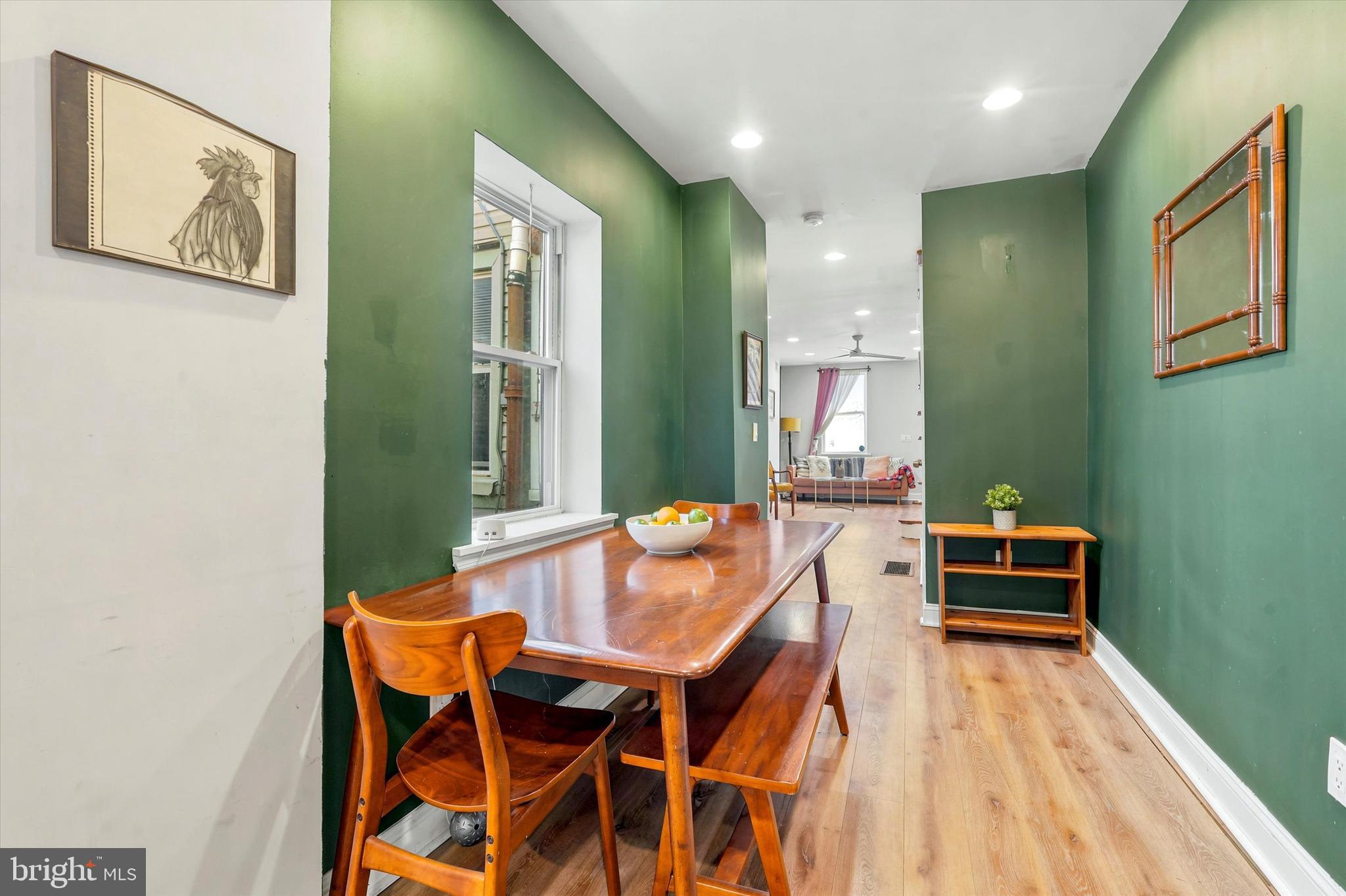 EAST KENSINGTON - Residential