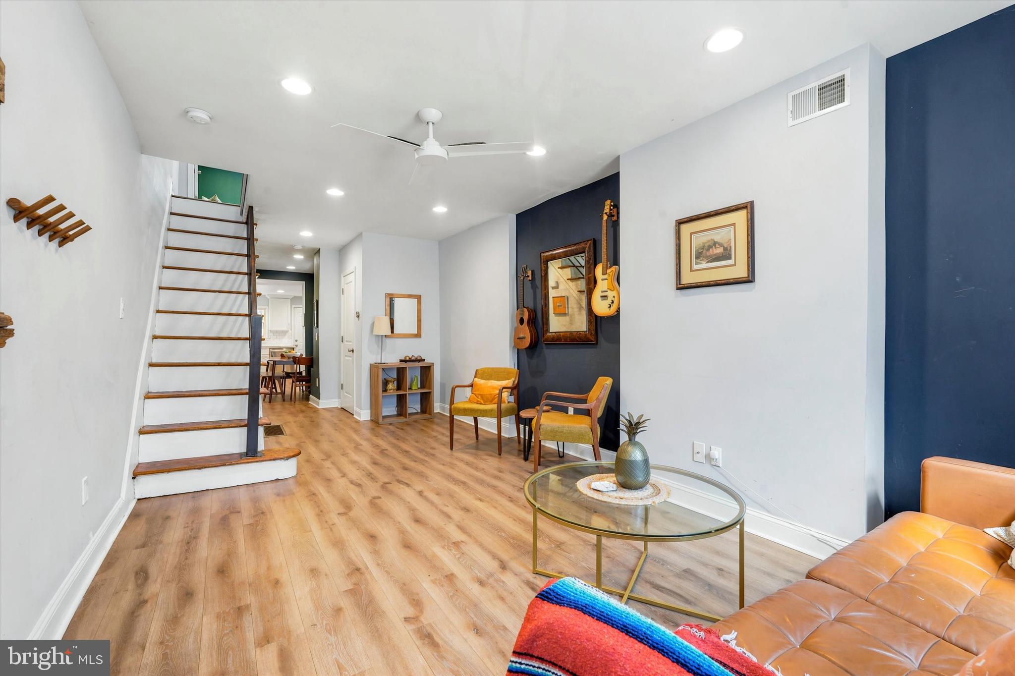 EAST KENSINGTON - Residential