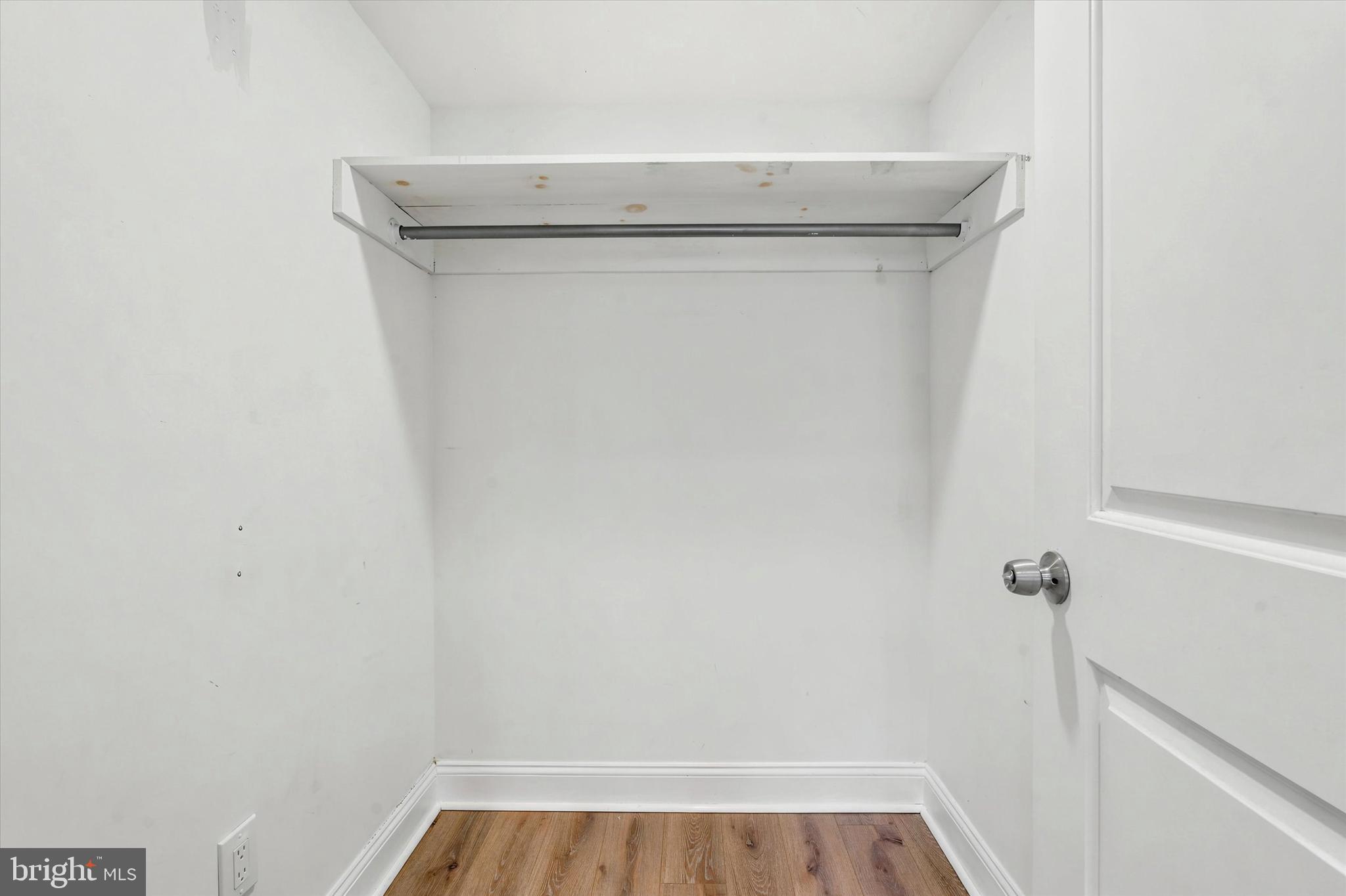 EAST KENSINGTON - Residential