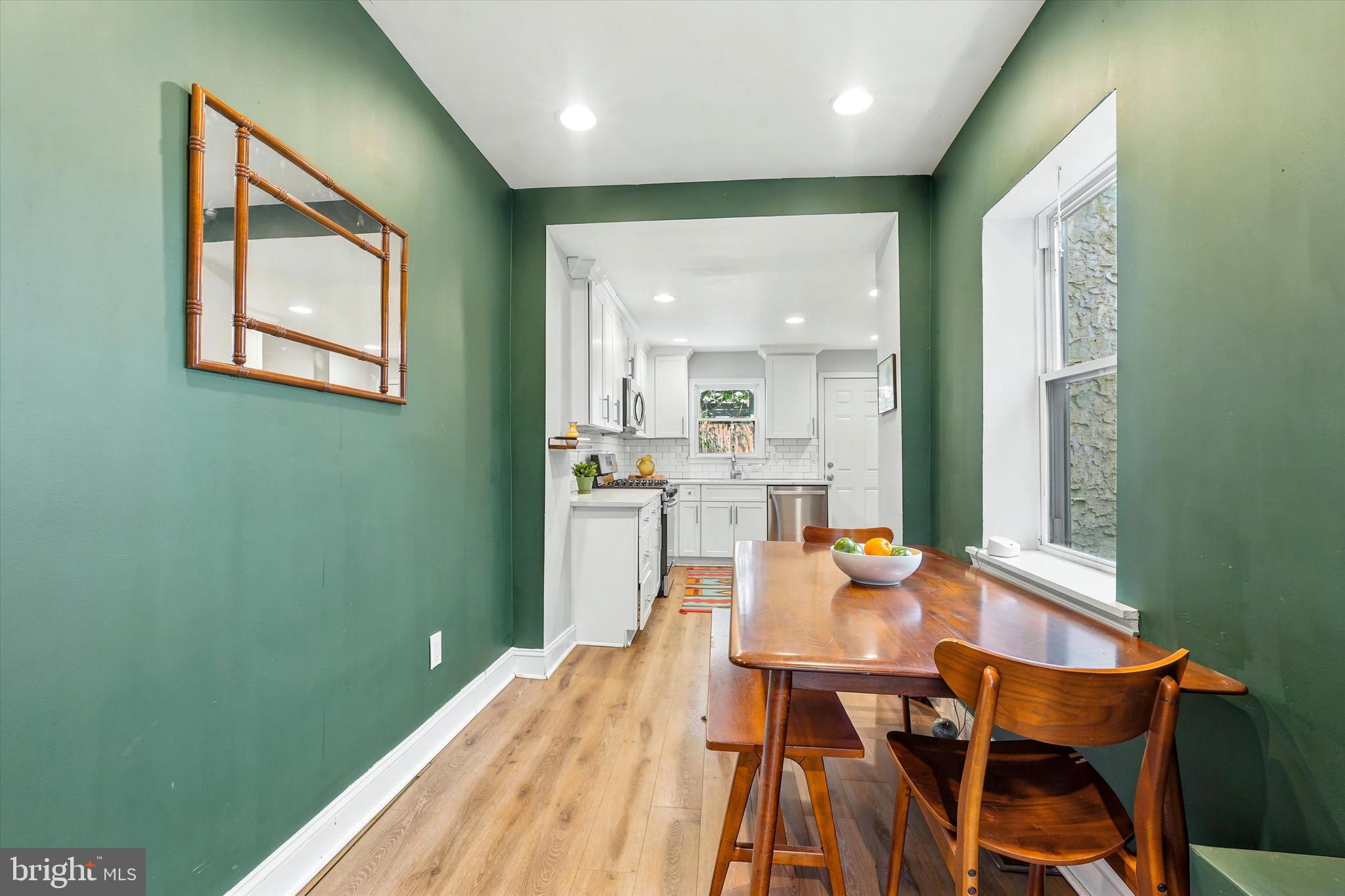 EAST KENSINGTON - Residential