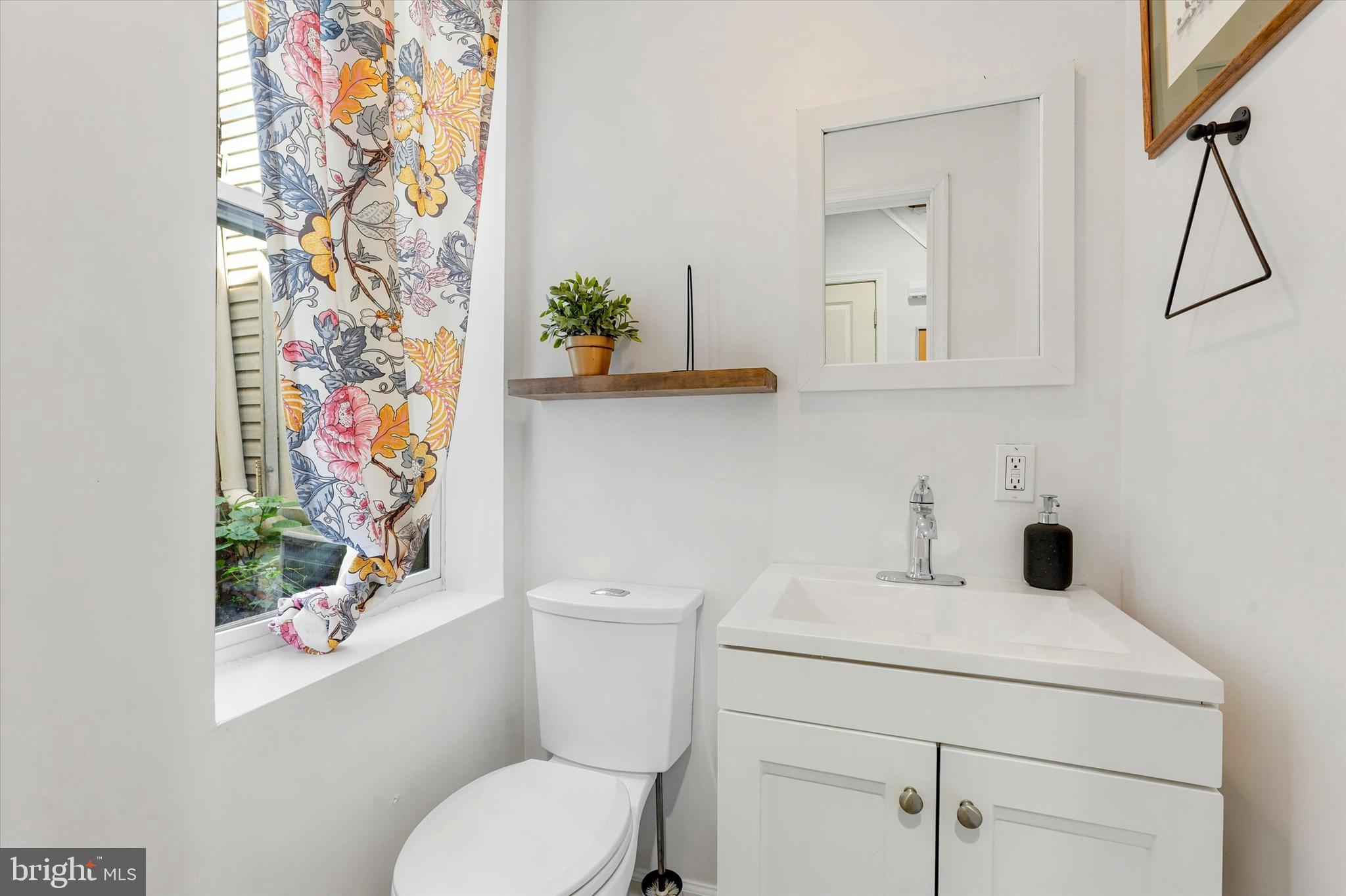 EAST KENSINGTON - Residential