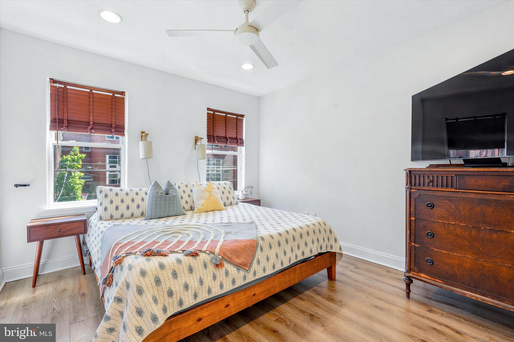 EAST KENSINGTON - Residential