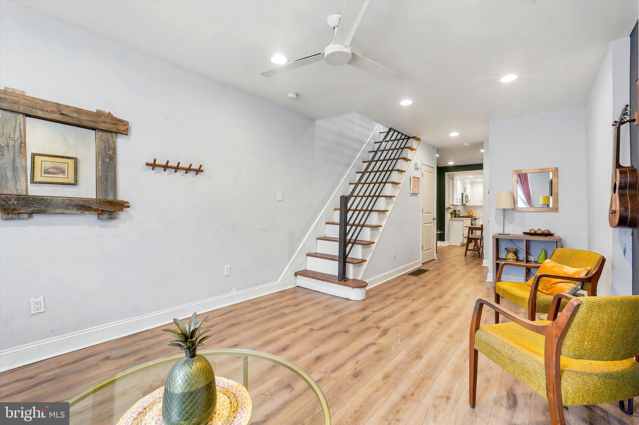 EAST KENSINGTON - Residential