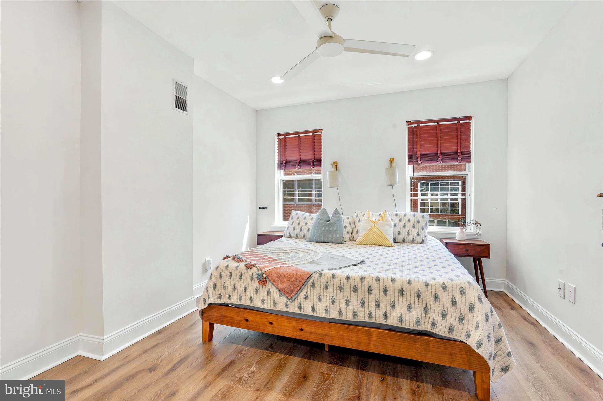 EAST KENSINGTON - Residential