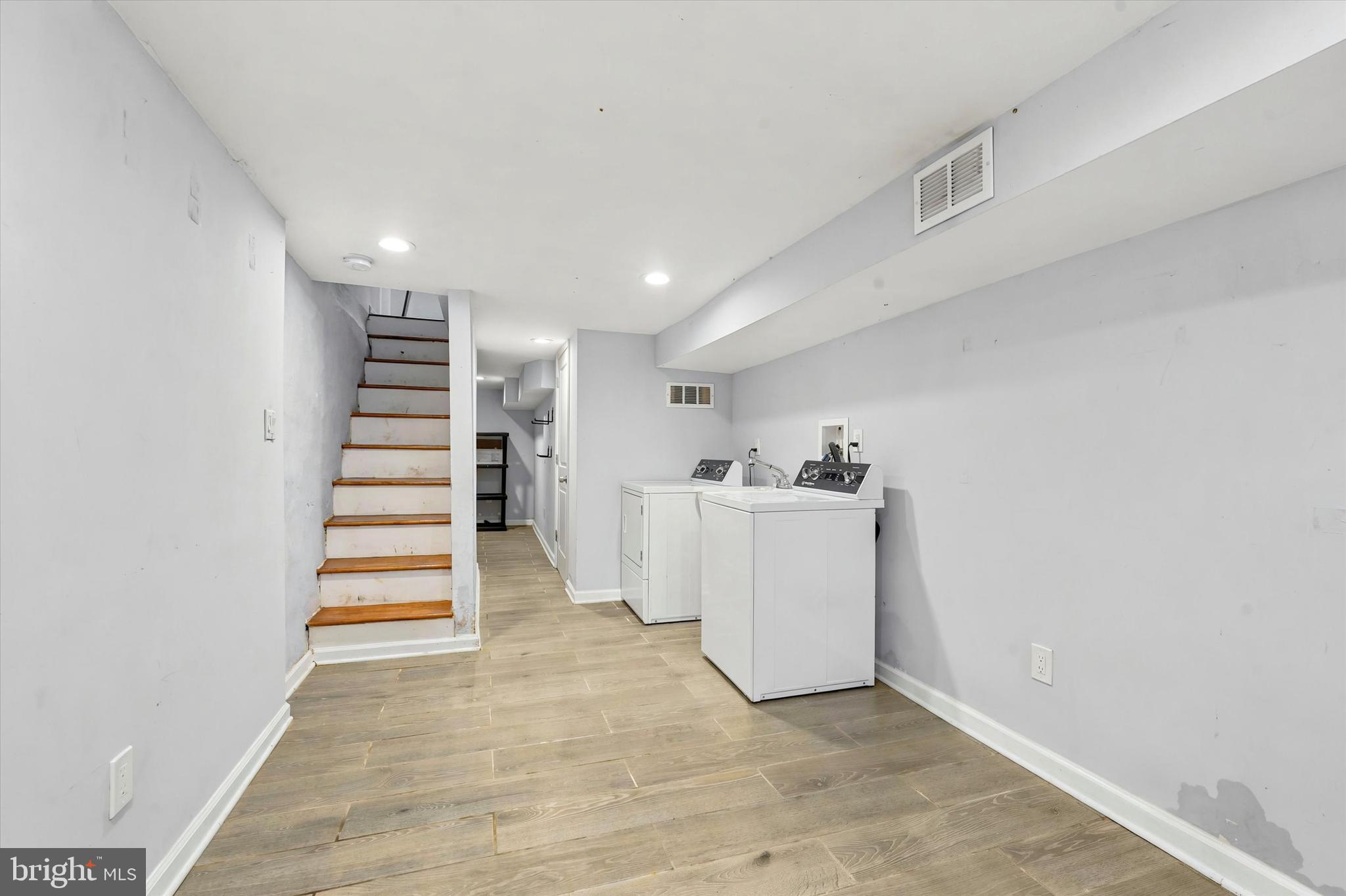 EAST KENSINGTON - Residential