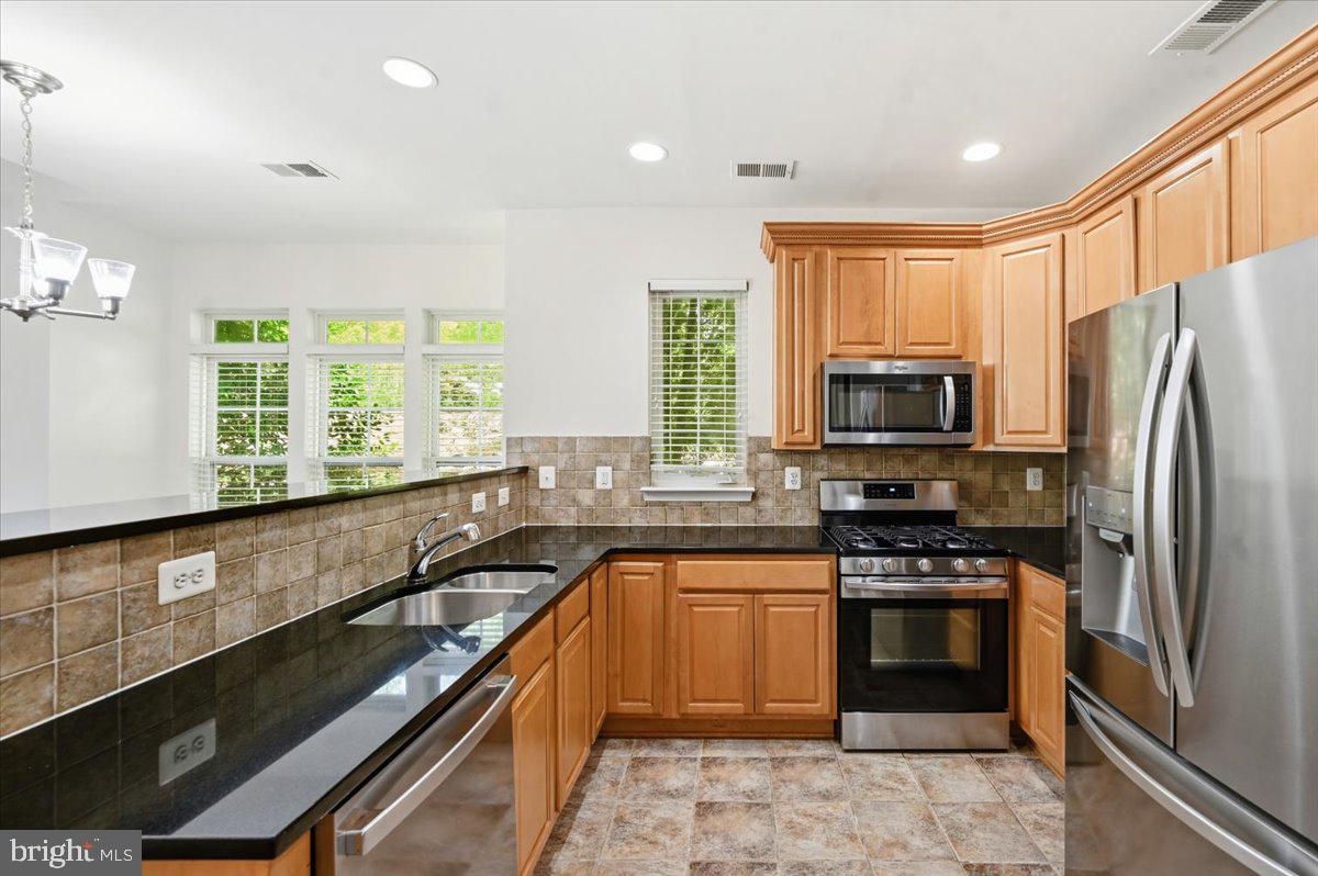 THE TOWNES AT VILLAGE PLACE - Residential