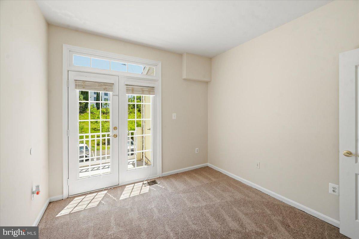 THE TOWNES AT VILLAGE PLACE - Residential