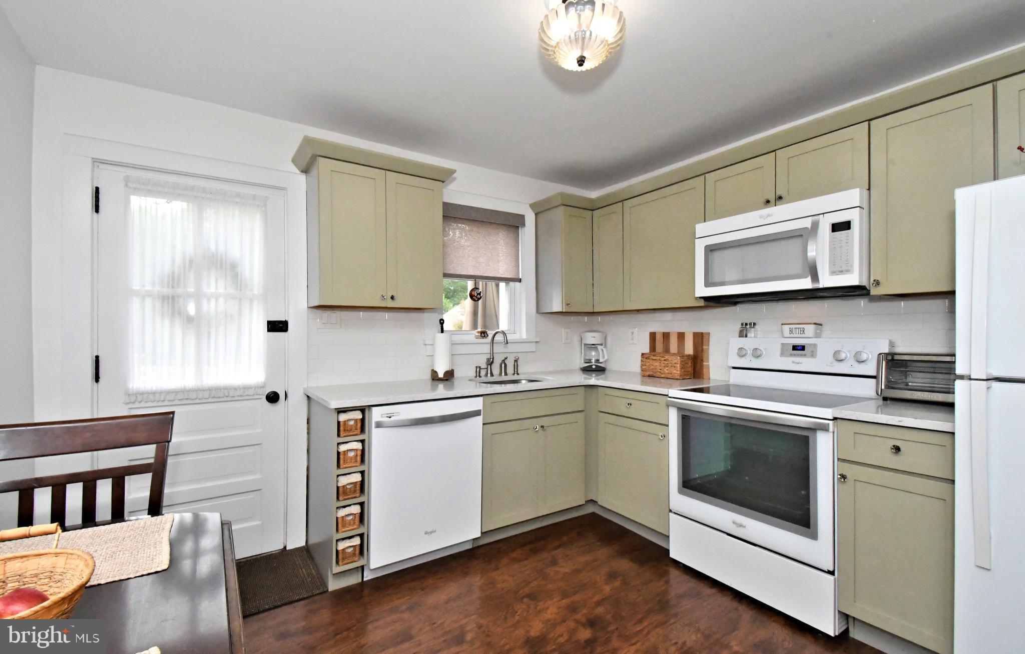 CORNWELLS MANOR - Residential