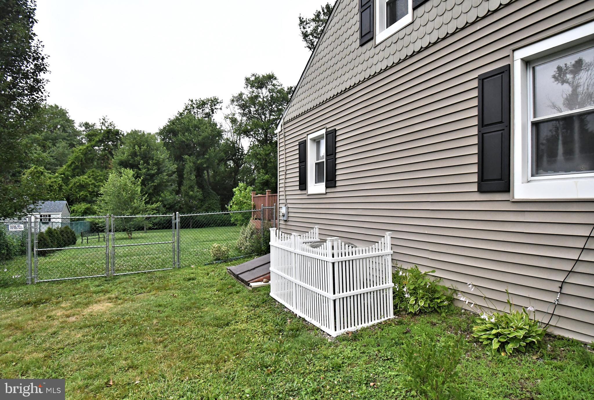CORNWELLS MANOR - Residential