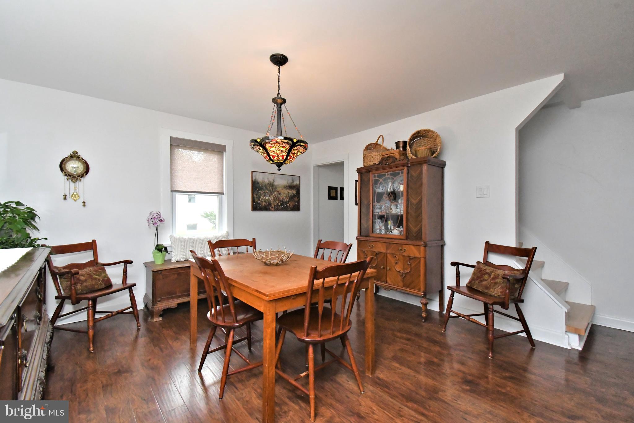 CORNWELLS MANOR - Residential