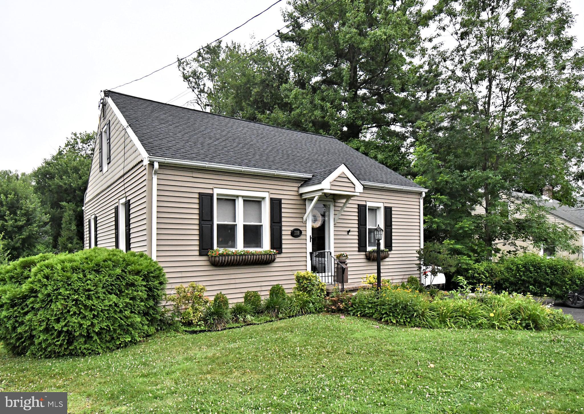 CORNWELLS MANOR - Residential
