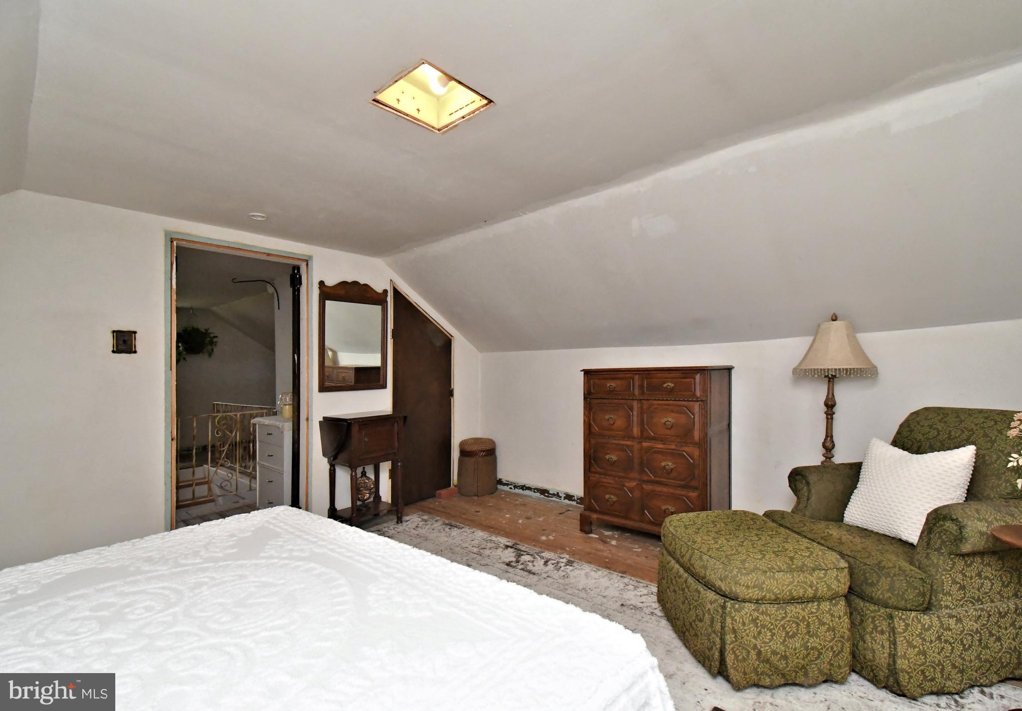 CORNWELLS MANOR - Residential