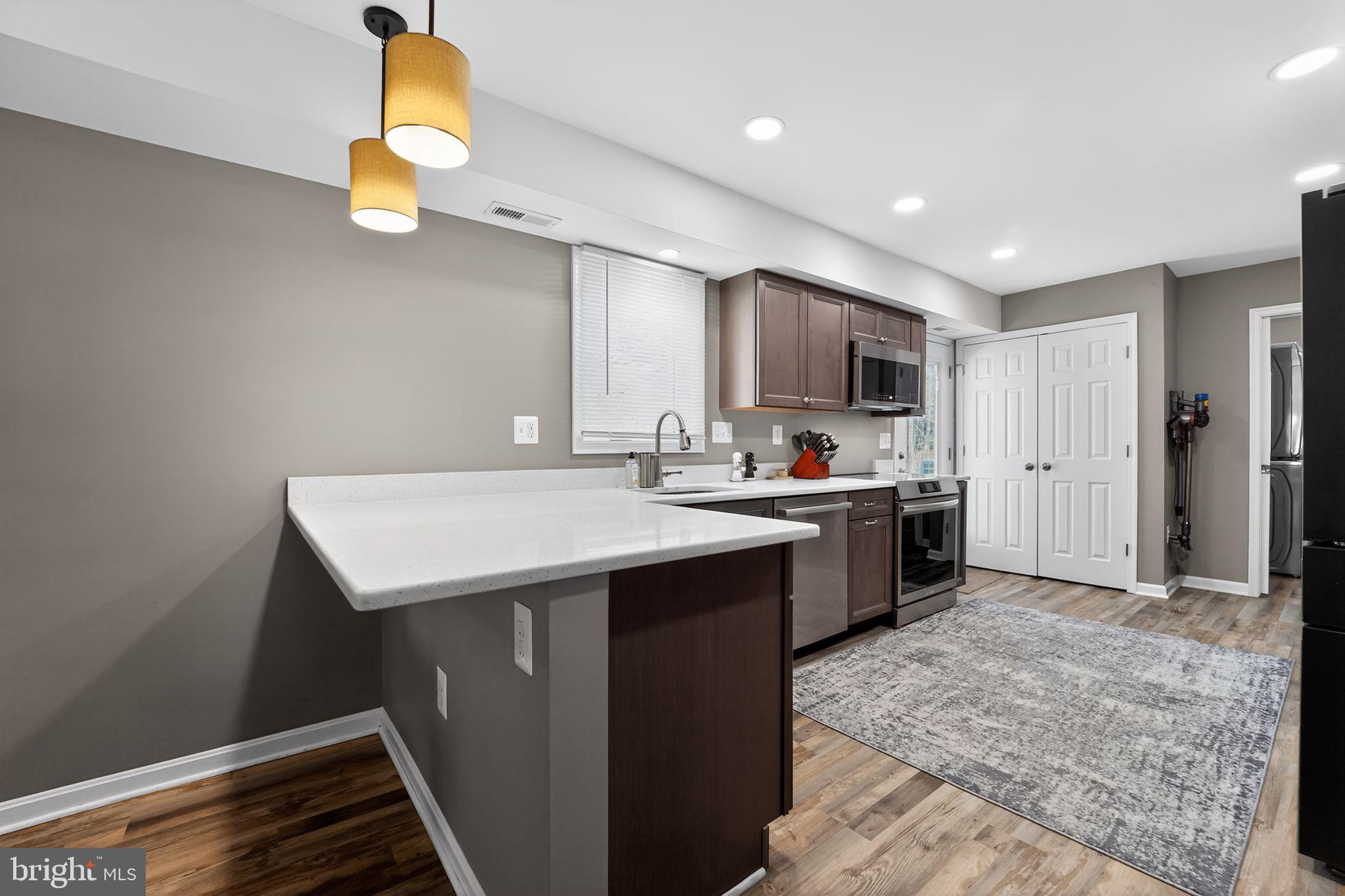 AMBER MEADOWS - Residential