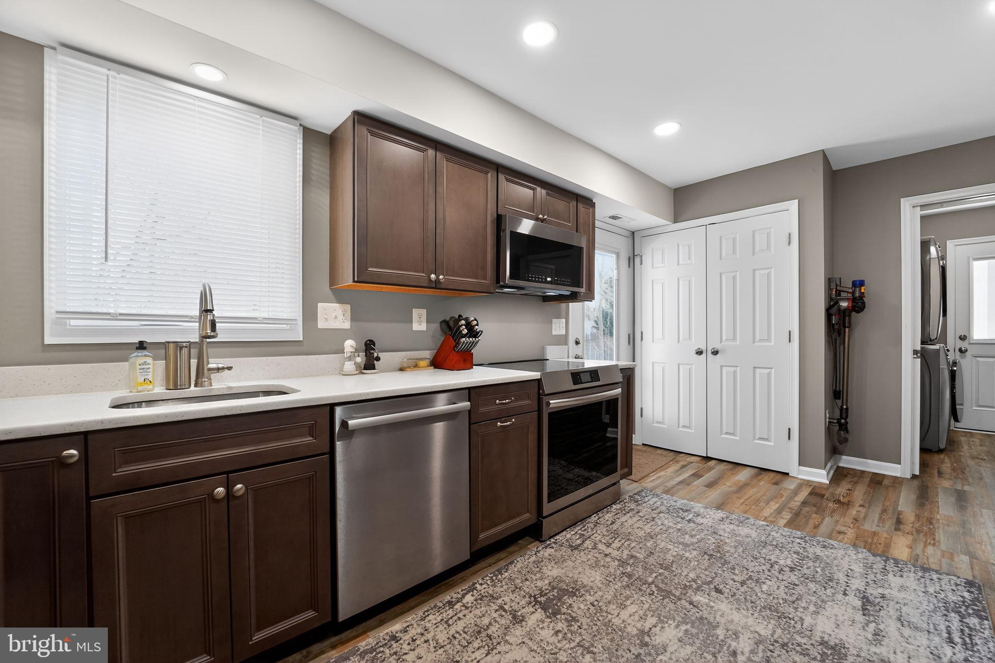 AMBER MEADOWS - Residential