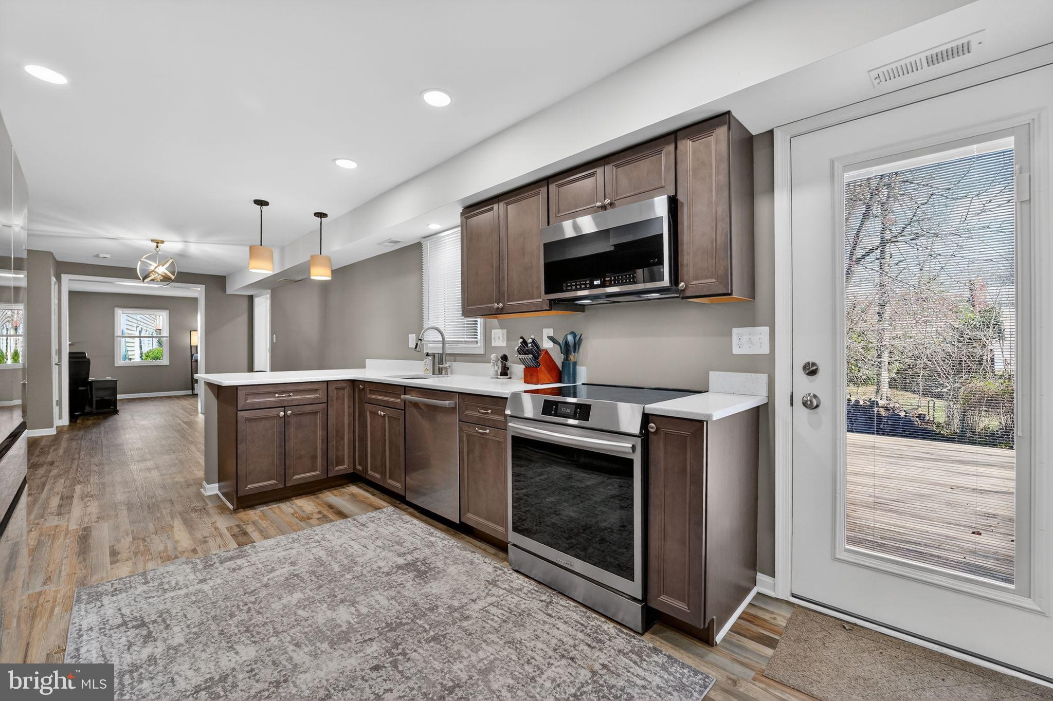 AMBER MEADOWS - Residential