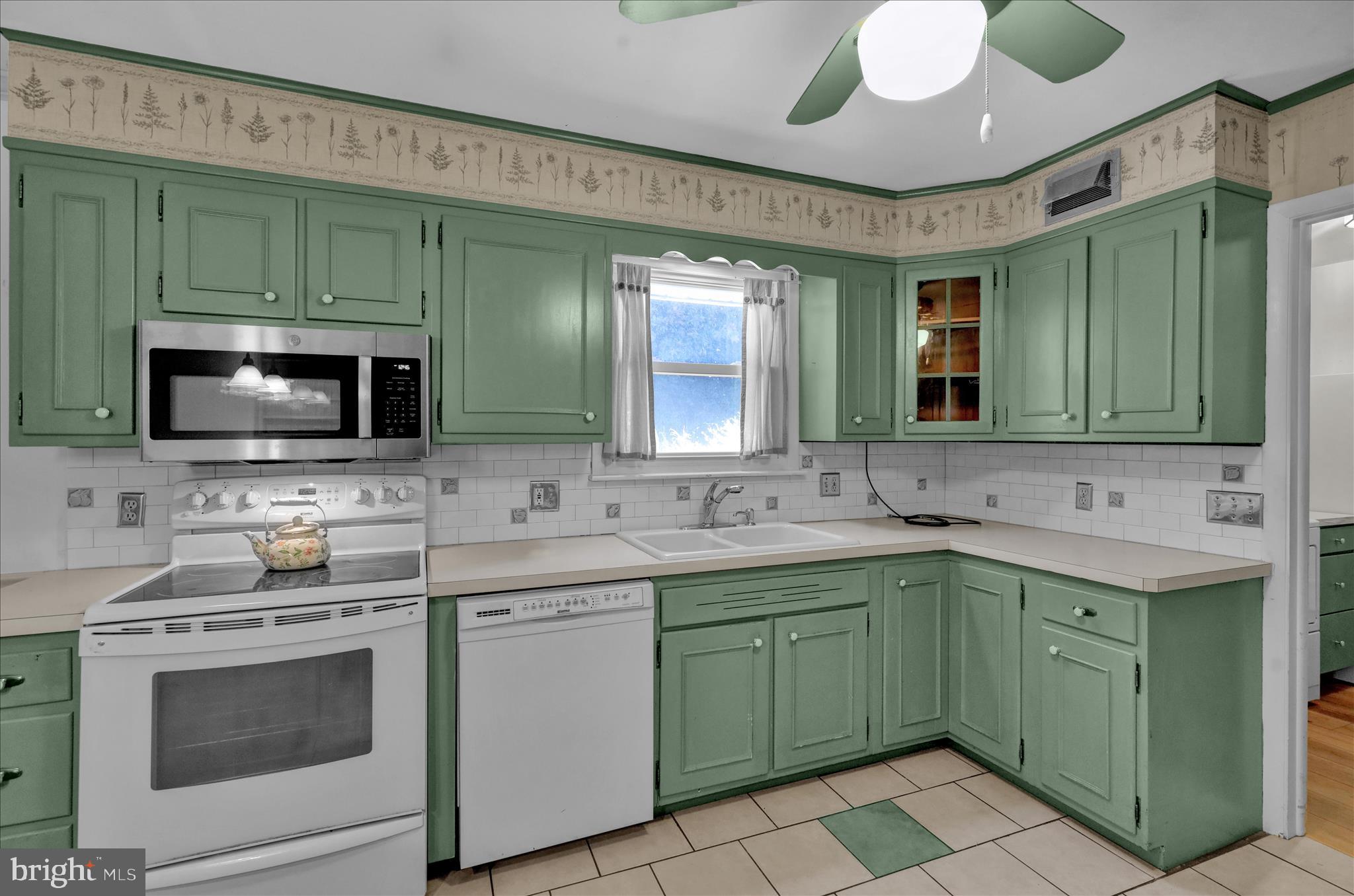 COLONY PARK - Residential
