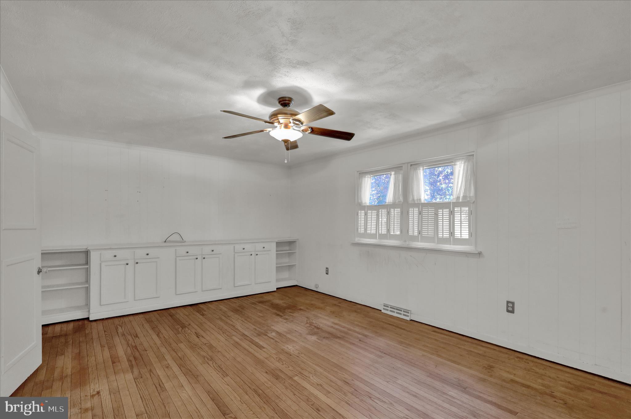 COLONY PARK - Residential