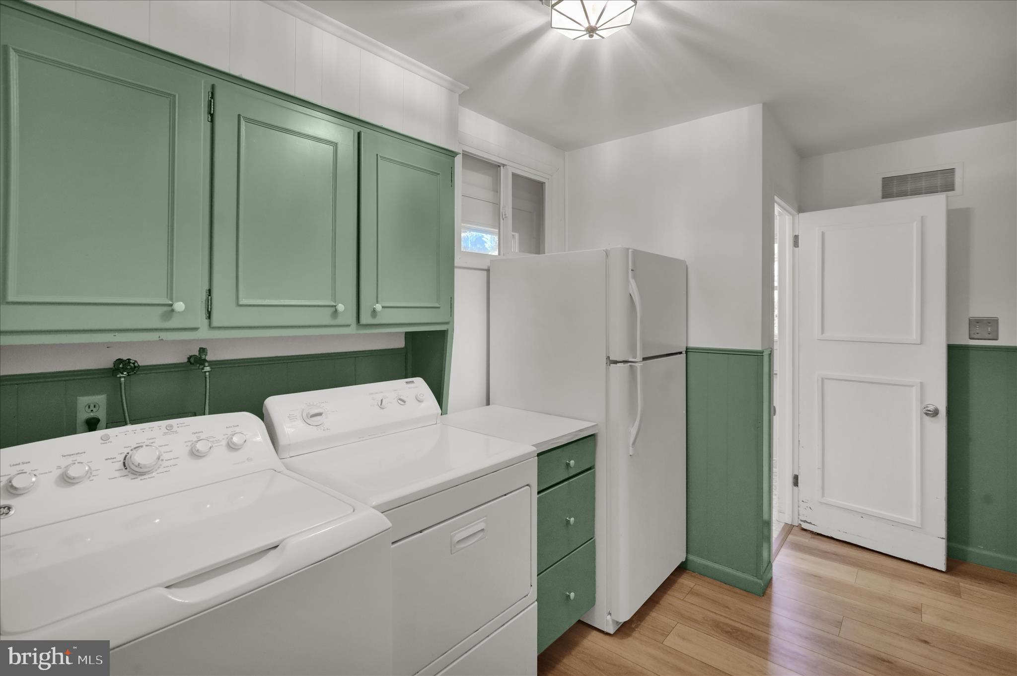 COLONY PARK - Residential