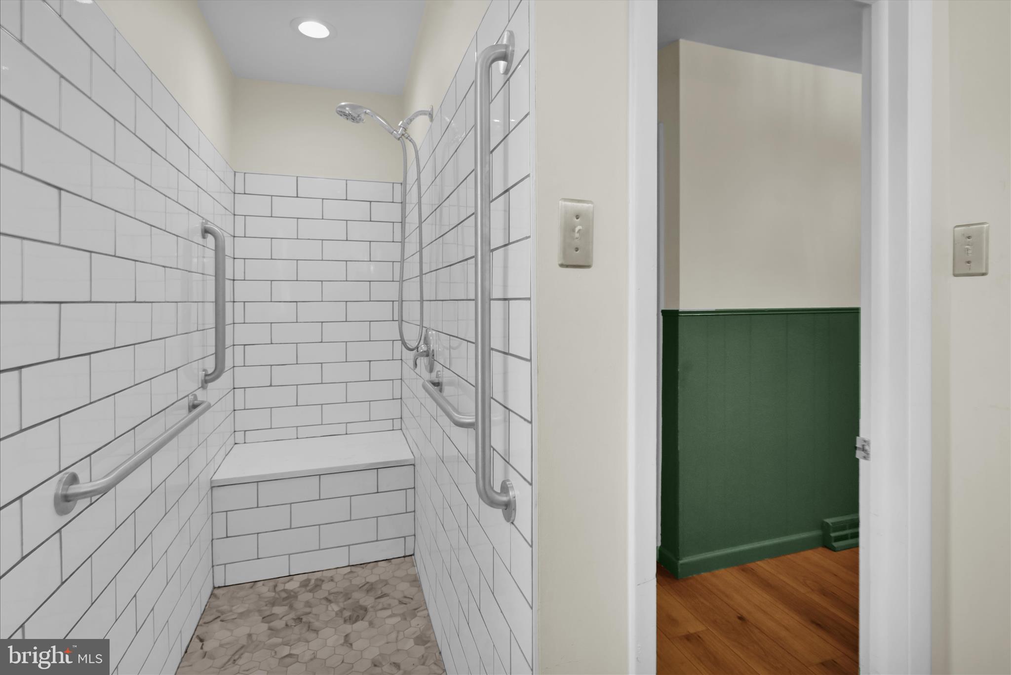 COLONY PARK - Residential