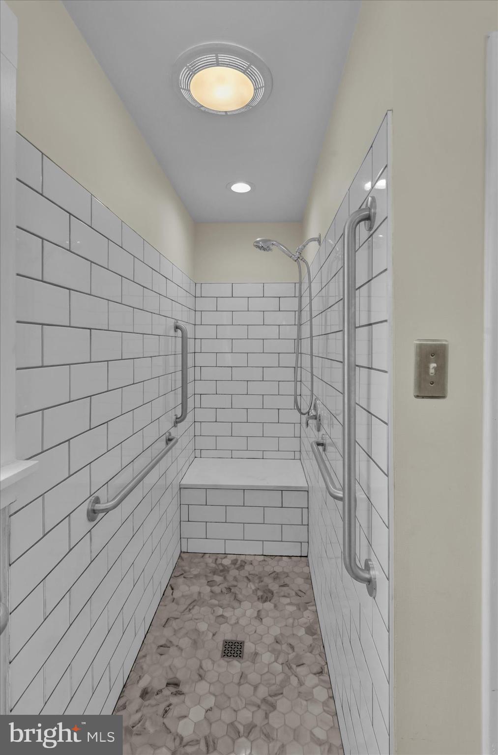 COLONY PARK - Residential