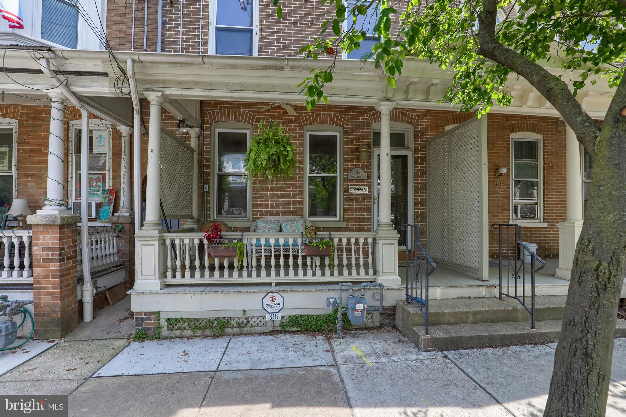 CHESTNUT HILL - Residential