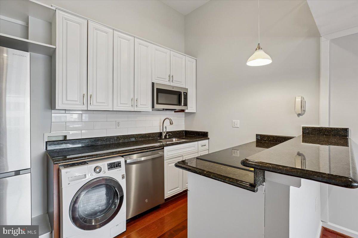 LOGAN CIRCLE - Residential