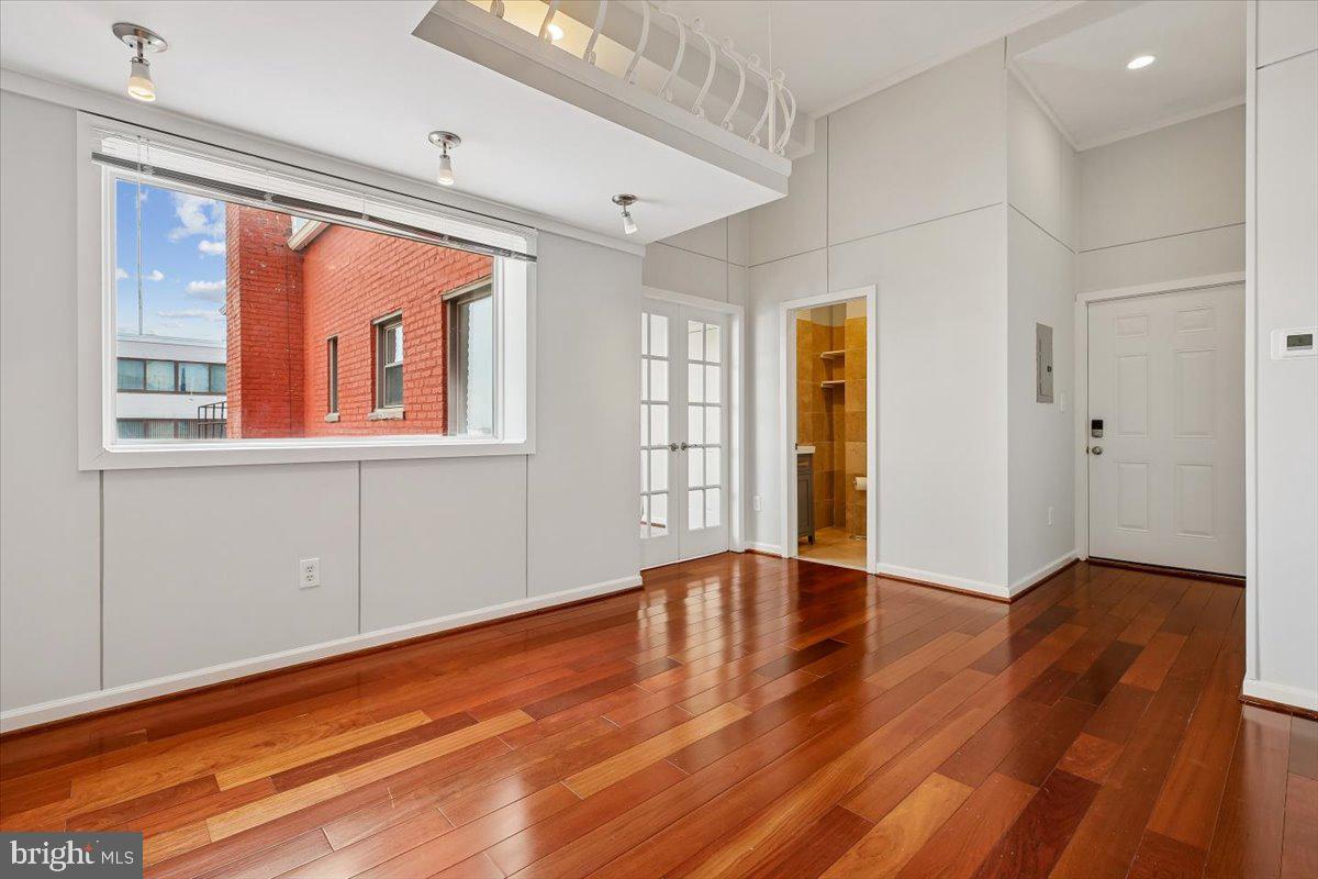 LOGAN CIRCLE - Residential