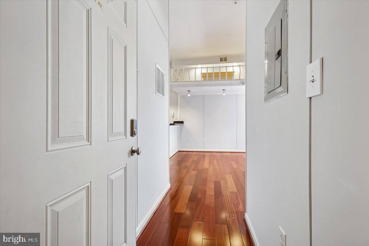 LOGAN CIRCLE - Residential