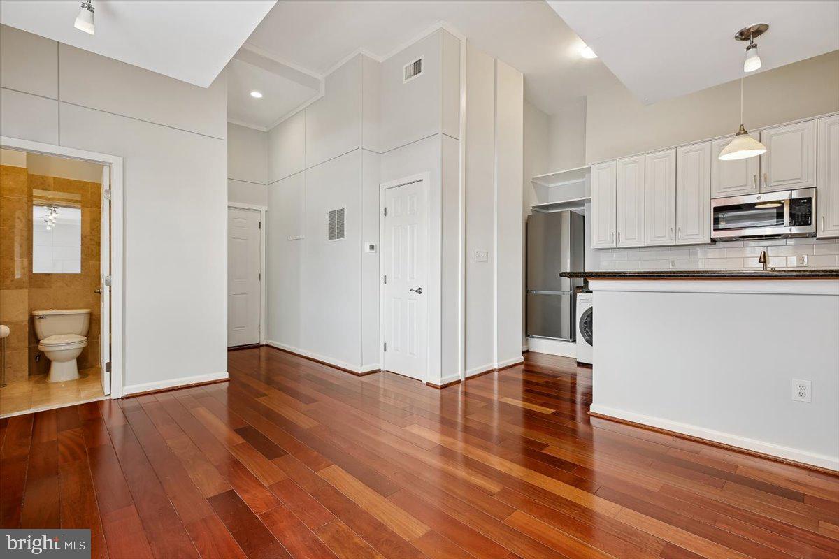 LOGAN CIRCLE - Residential