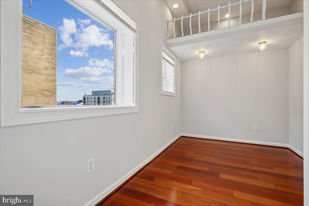 LOGAN CIRCLE - Residential