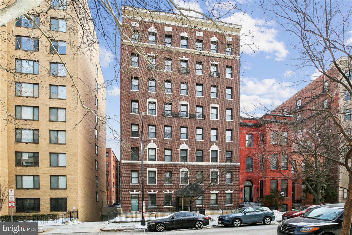 LOGAN CIRCLE - Residential