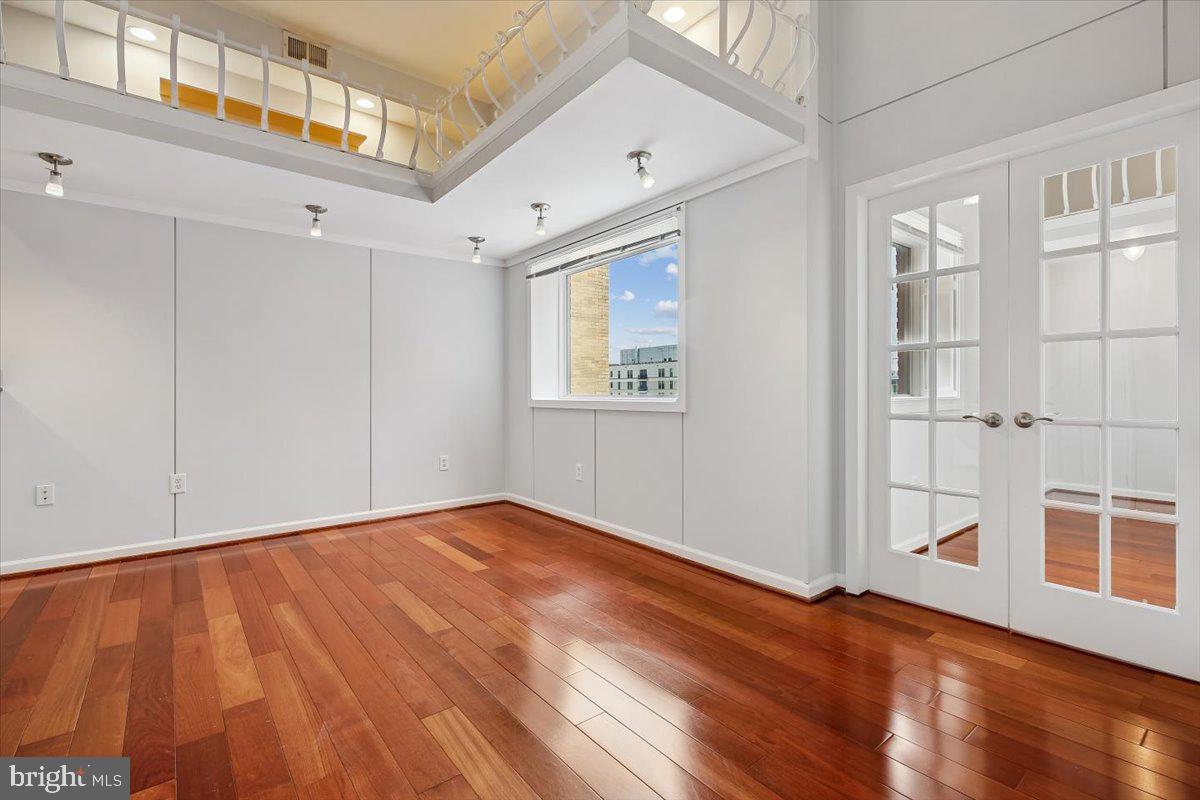 LOGAN CIRCLE - Residential