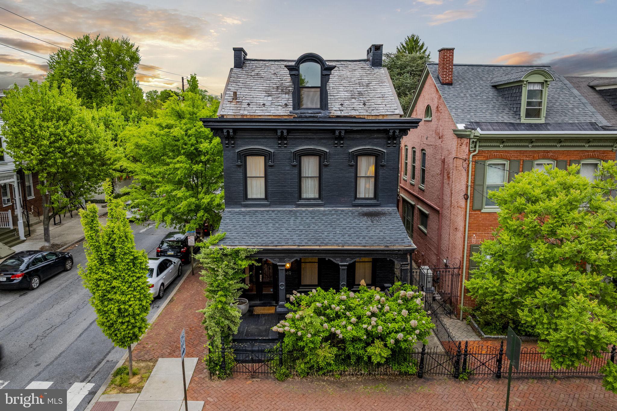 CHESTNUT HILL - Residential