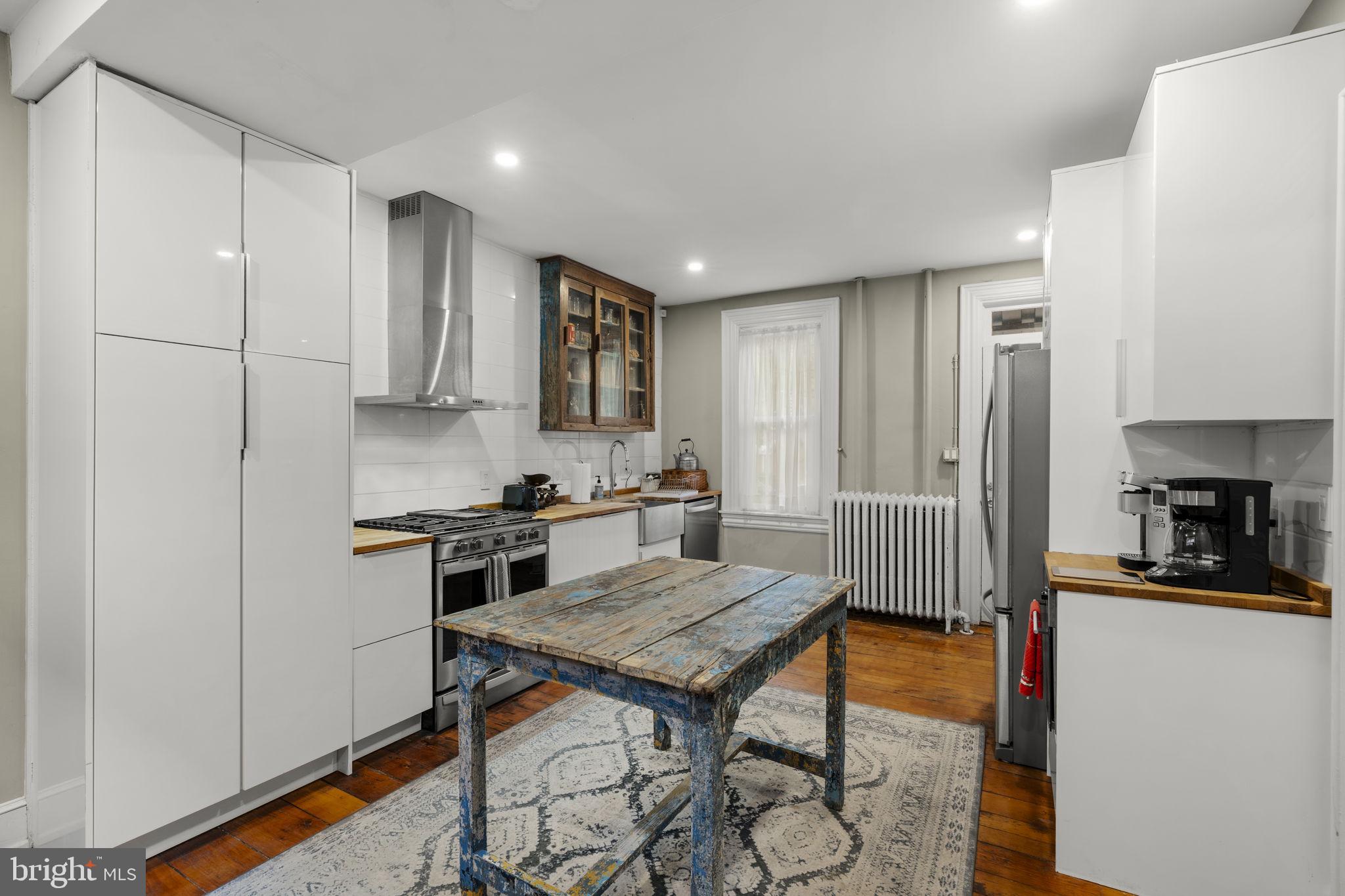 CHESTNUT HILL - Residential