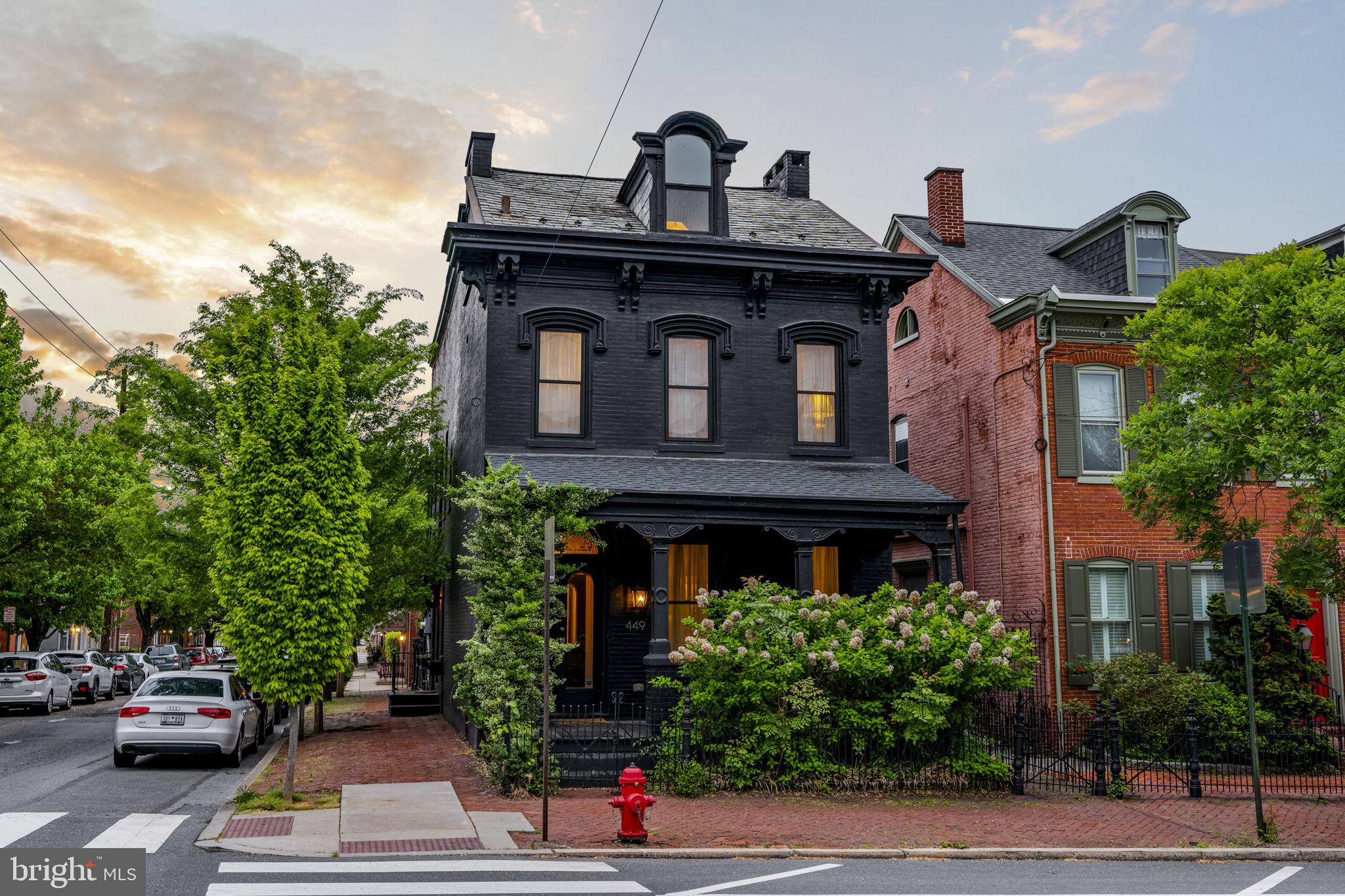 CHESTNUT HILL - Residential