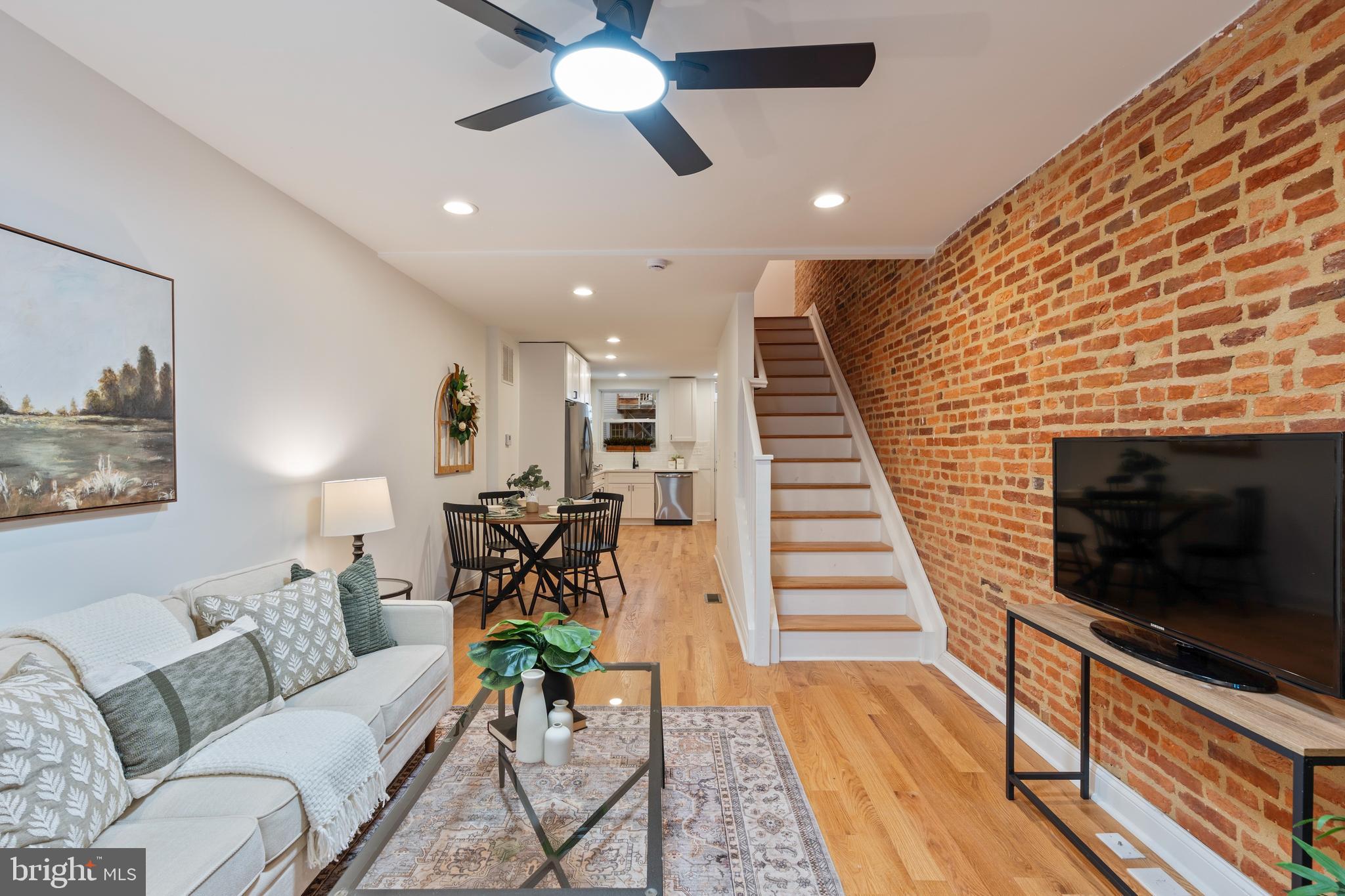LOCUST POINT - Residential