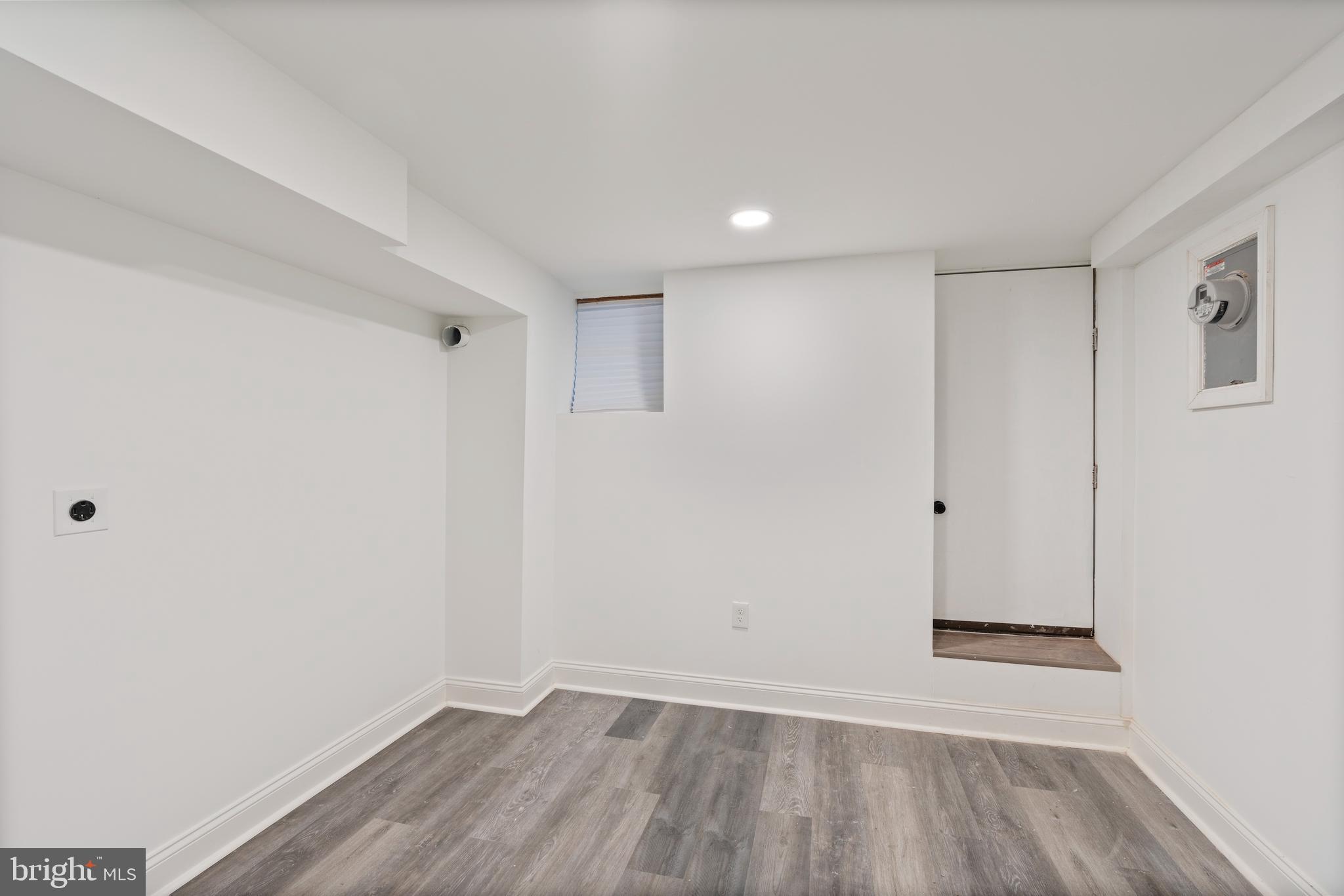 LOCUST POINT - Residential