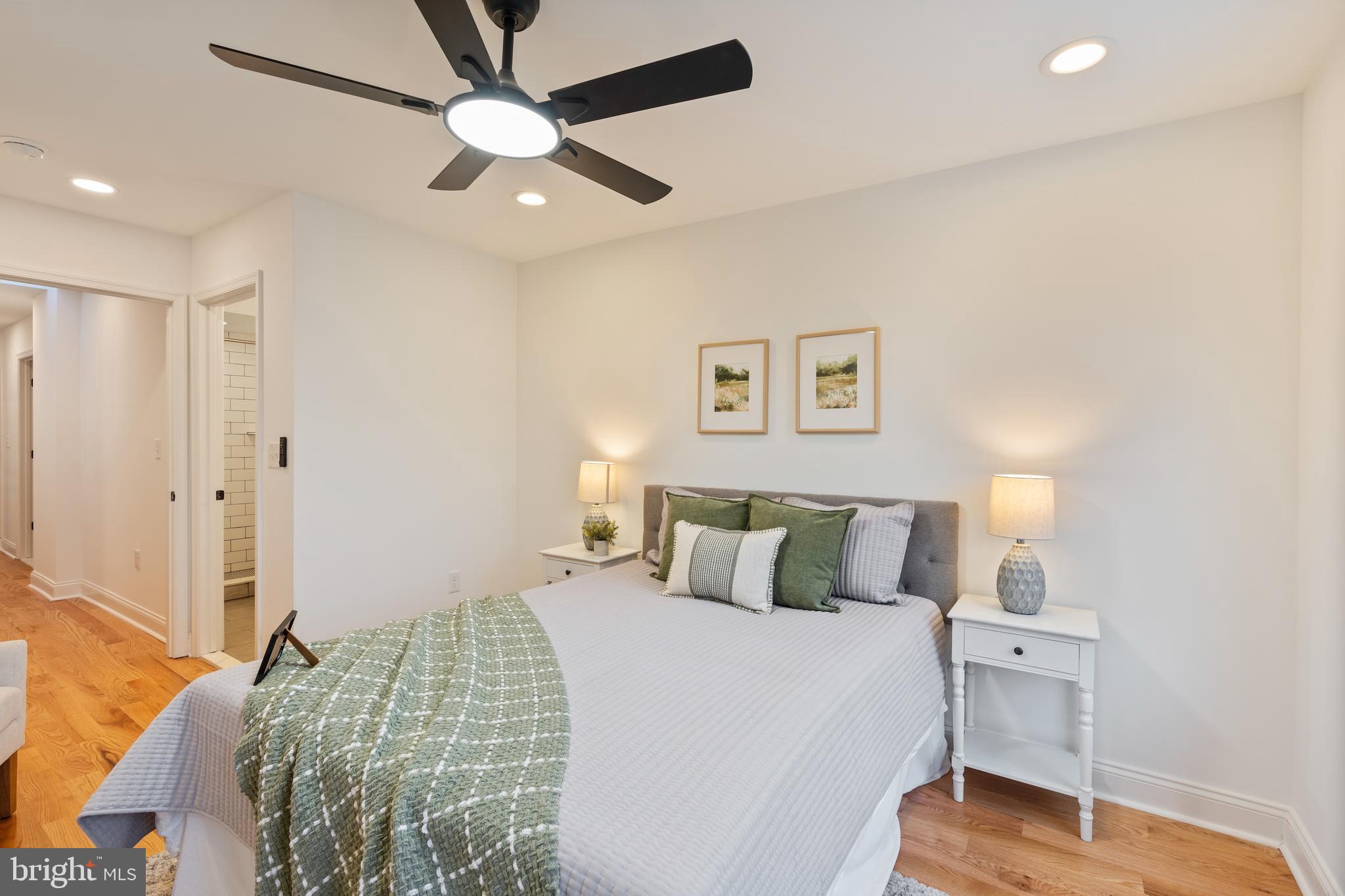 LOCUST POINT - Residential