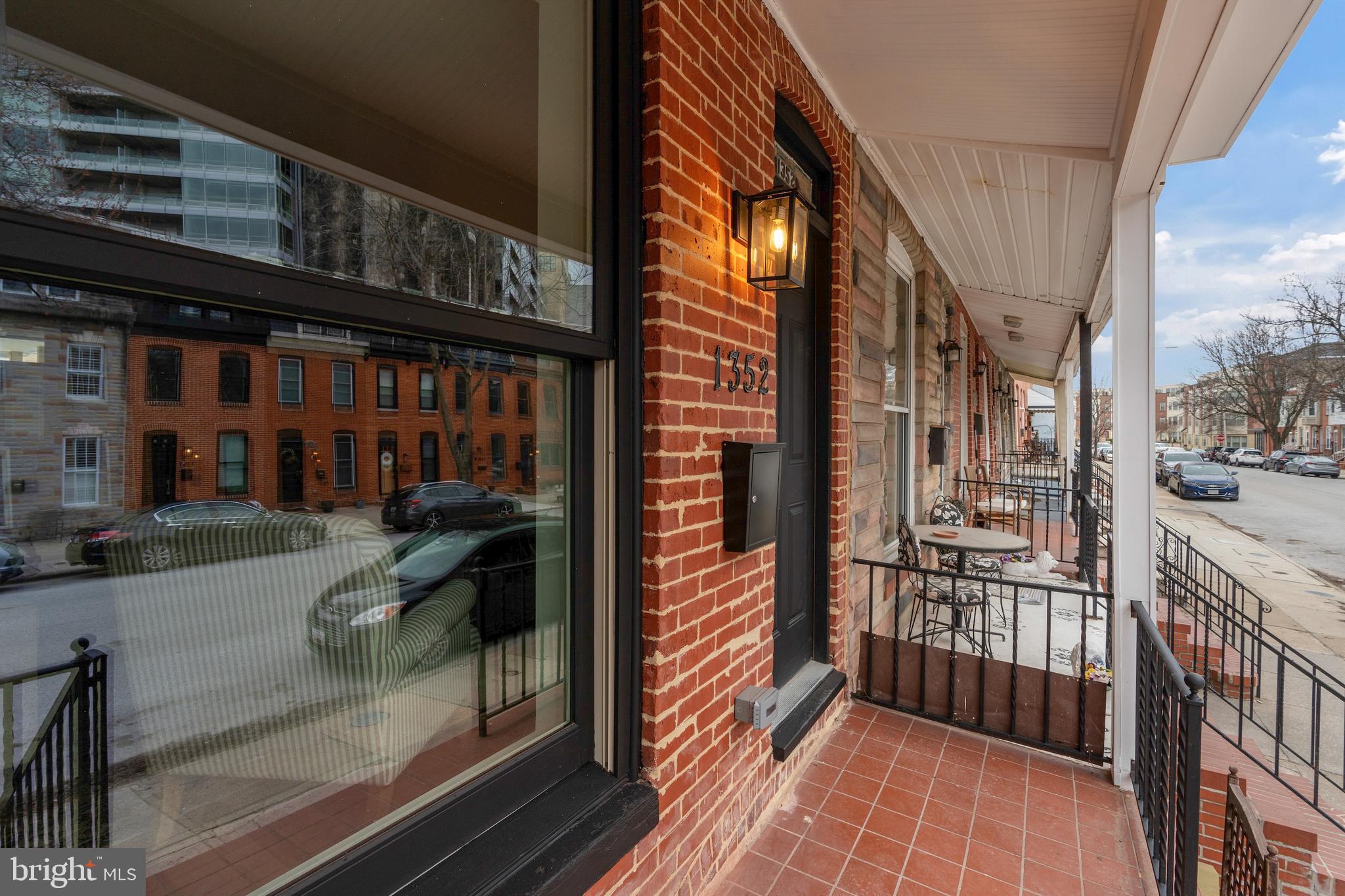 LOCUST POINT - Residential