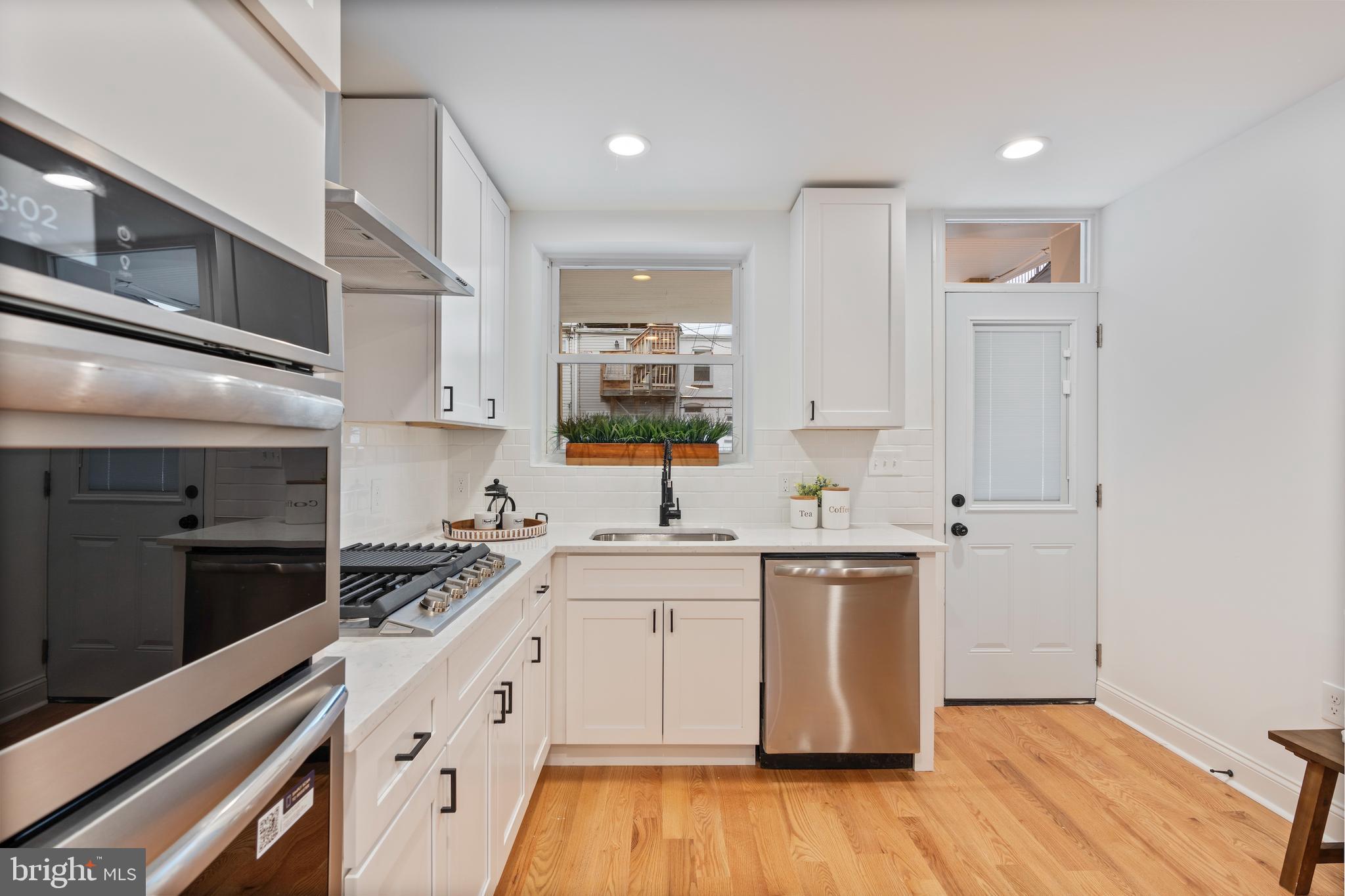 LOCUST POINT - Residential