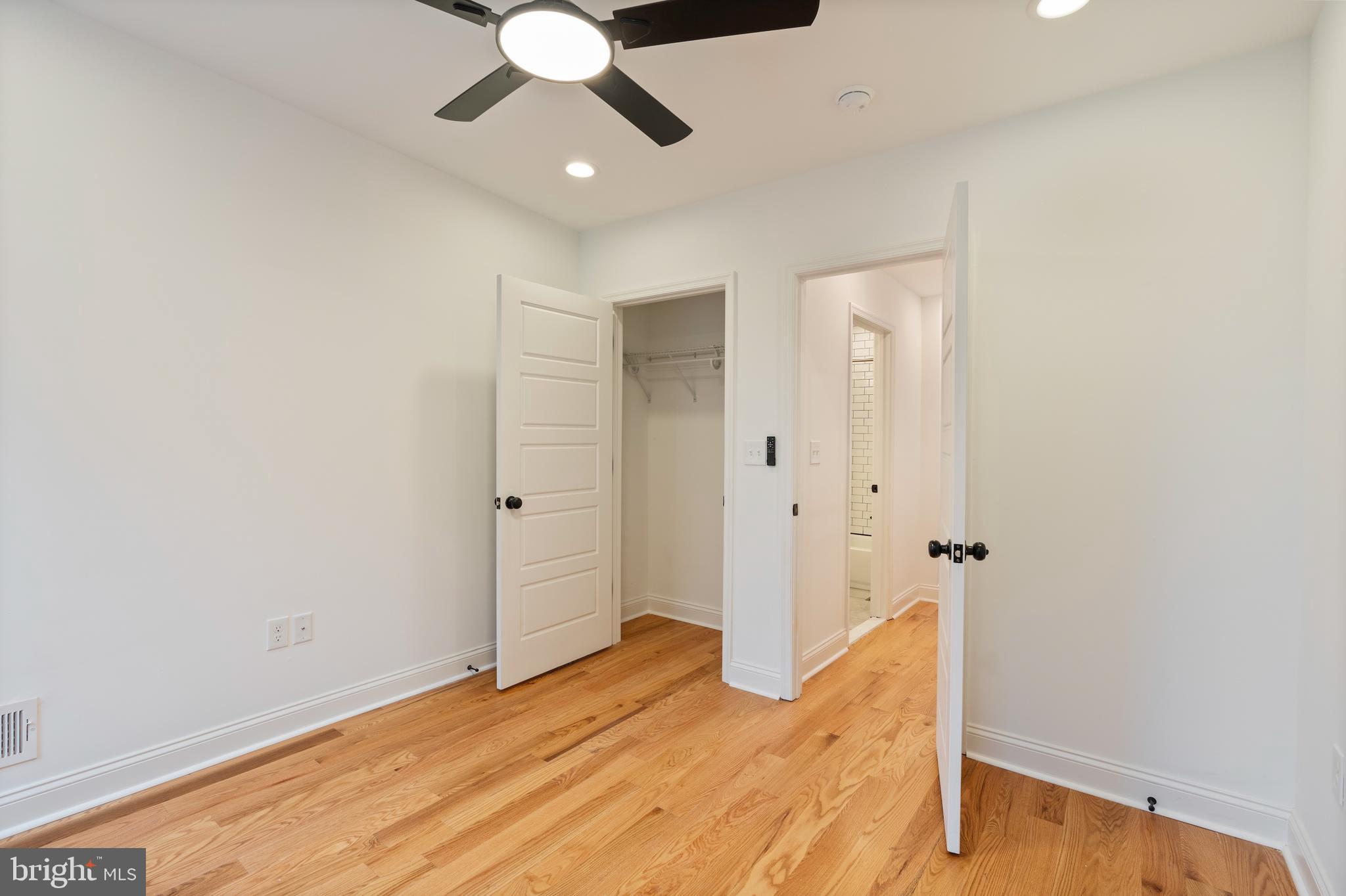 LOCUST POINT - Residential