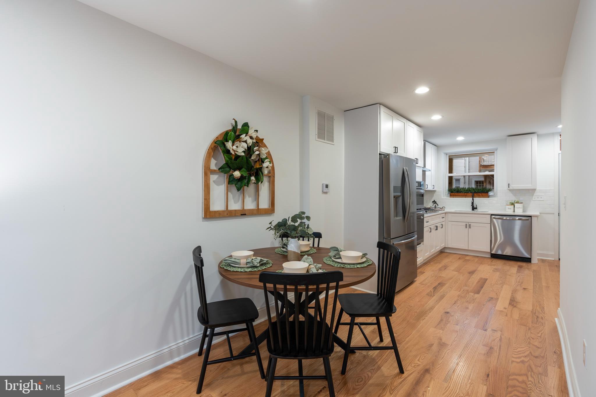 LOCUST POINT - Residential