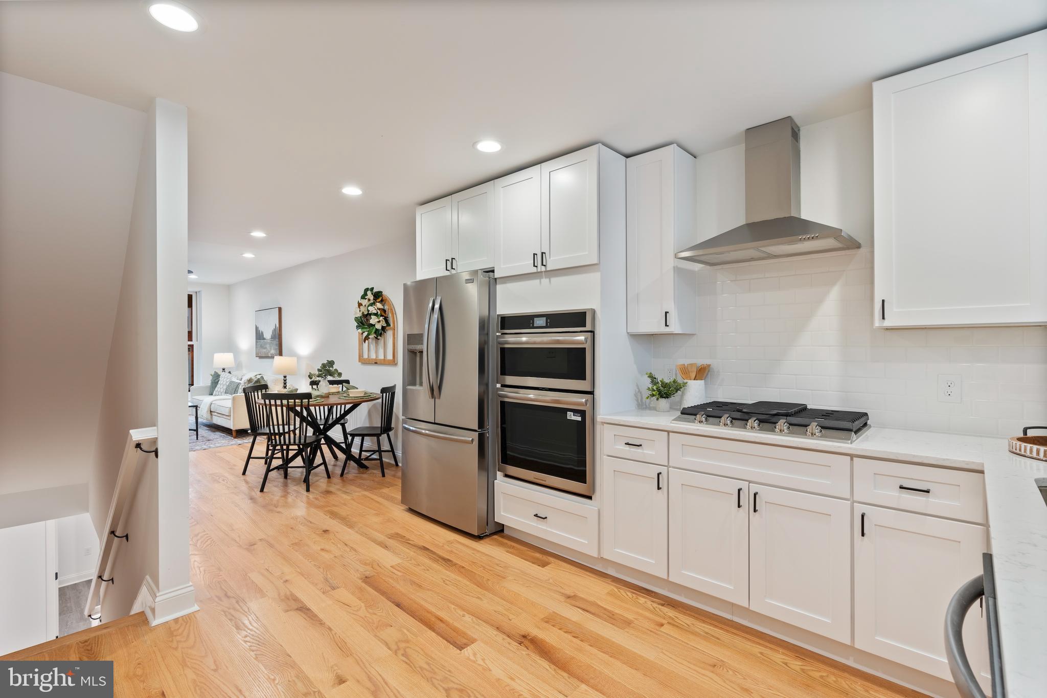 LOCUST POINT - Residential