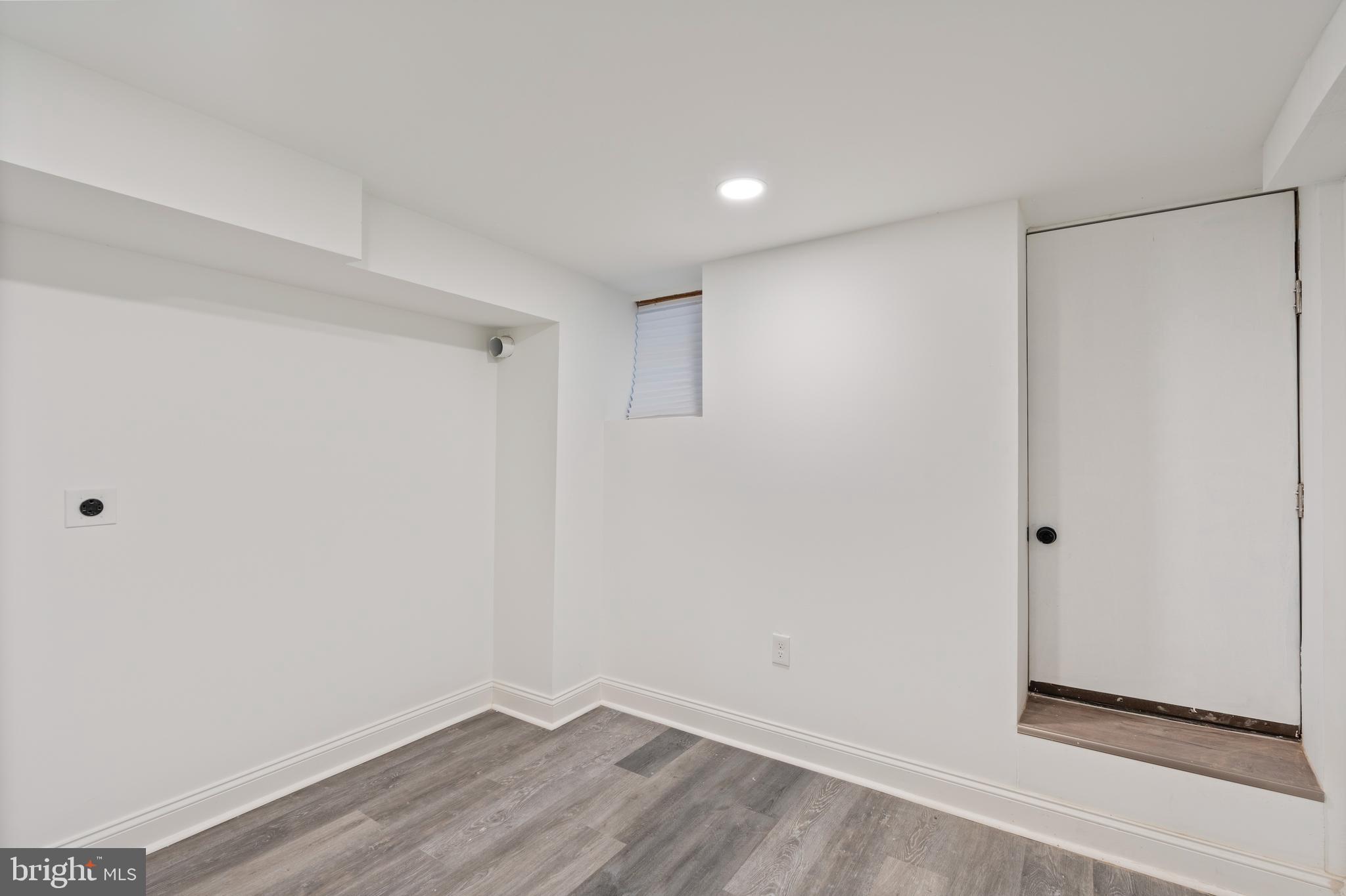 LOCUST POINT - Residential