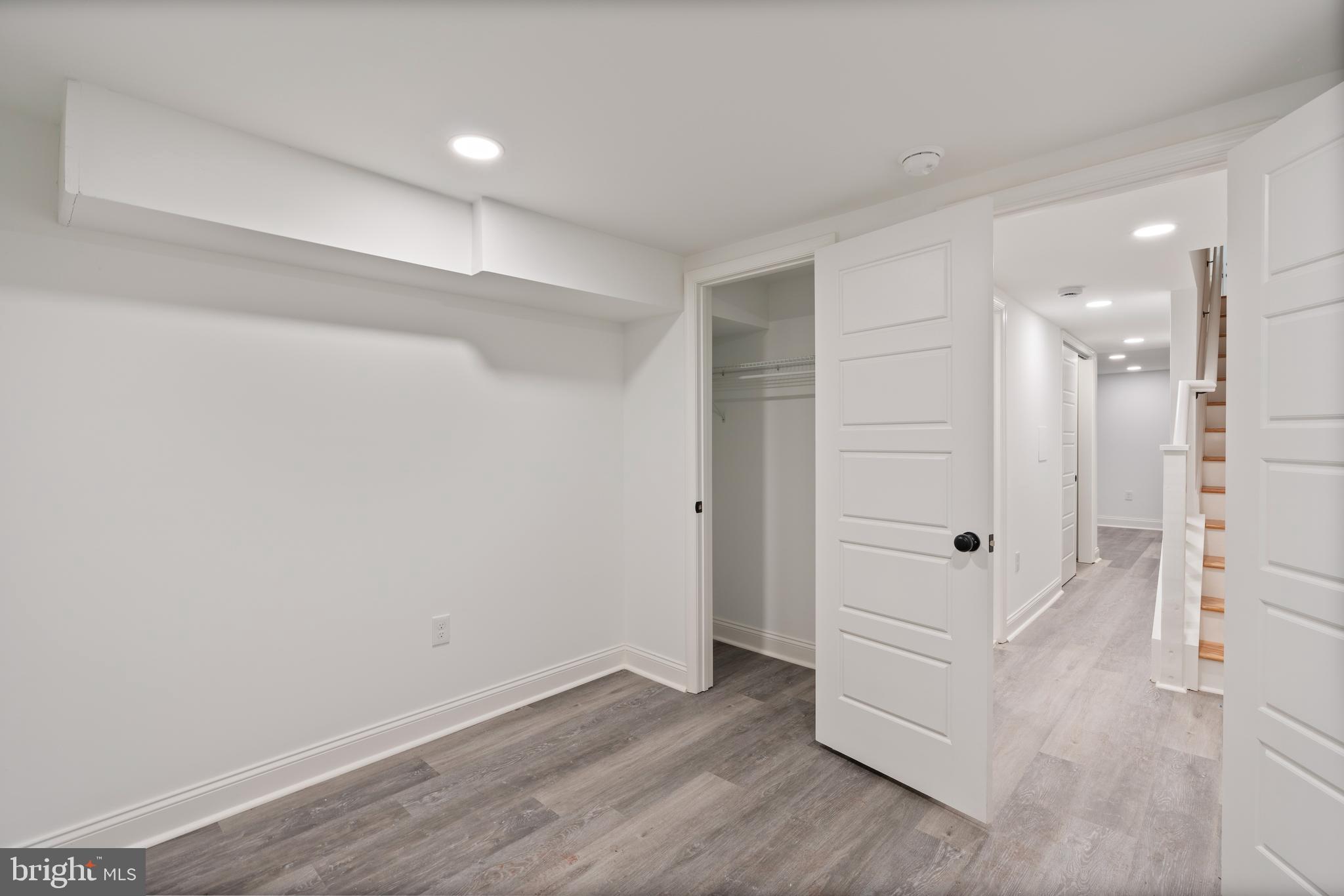 LOCUST POINT - Residential
