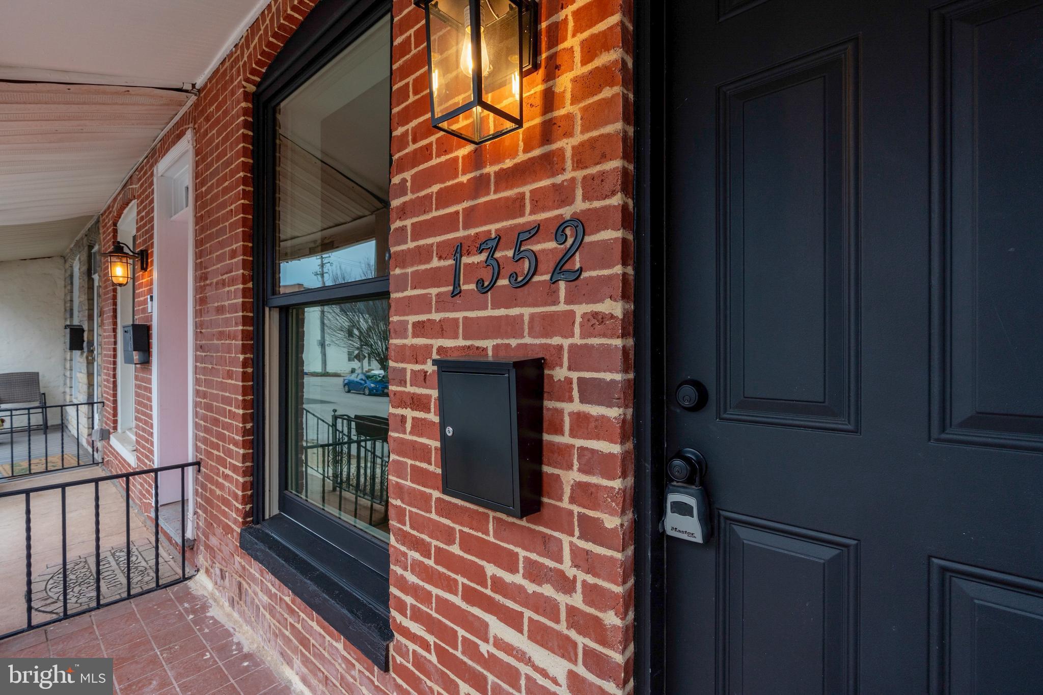 LOCUST POINT - Residential